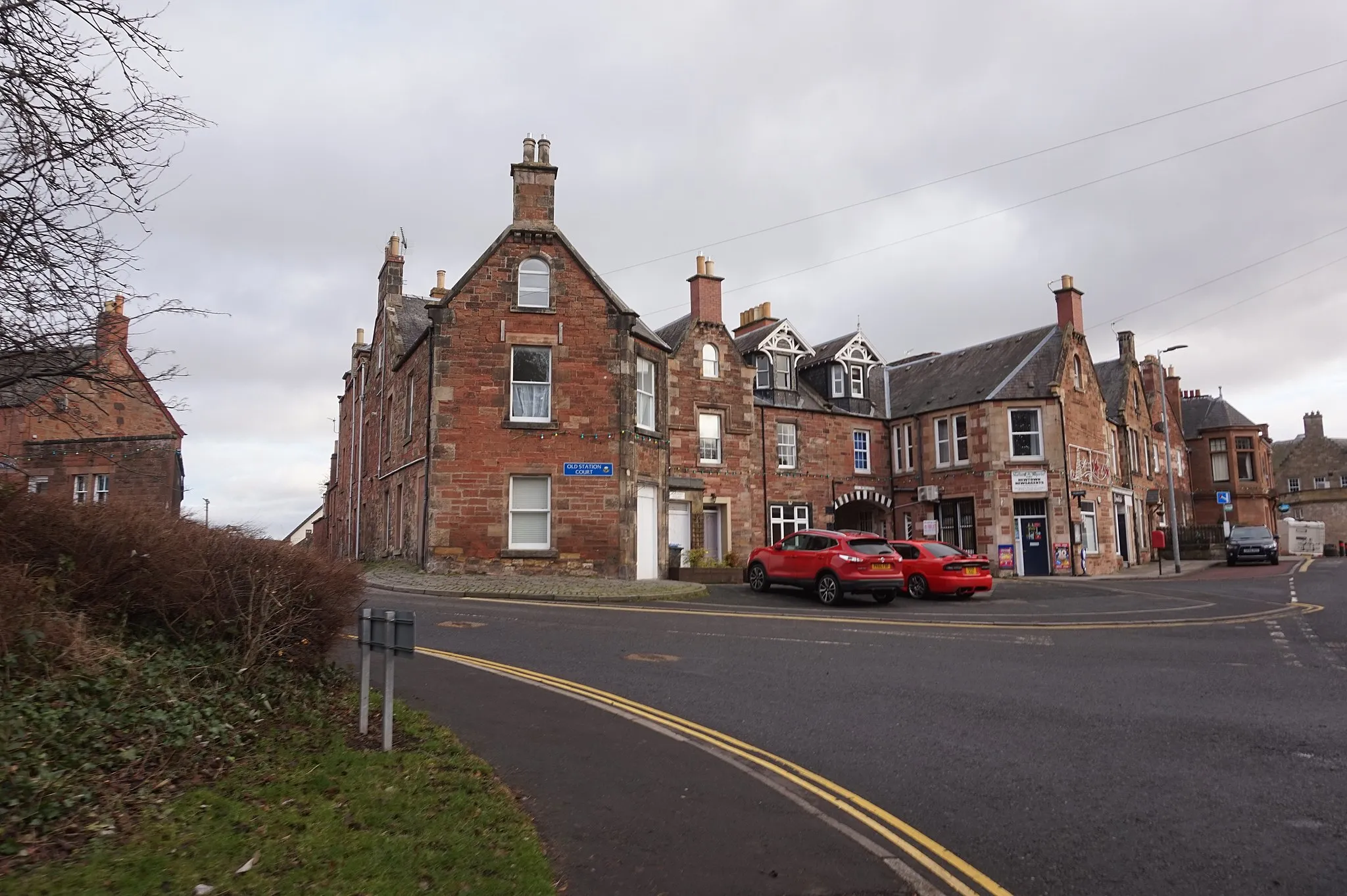 Photo showing: Old Station Court, Newtown St Boswells