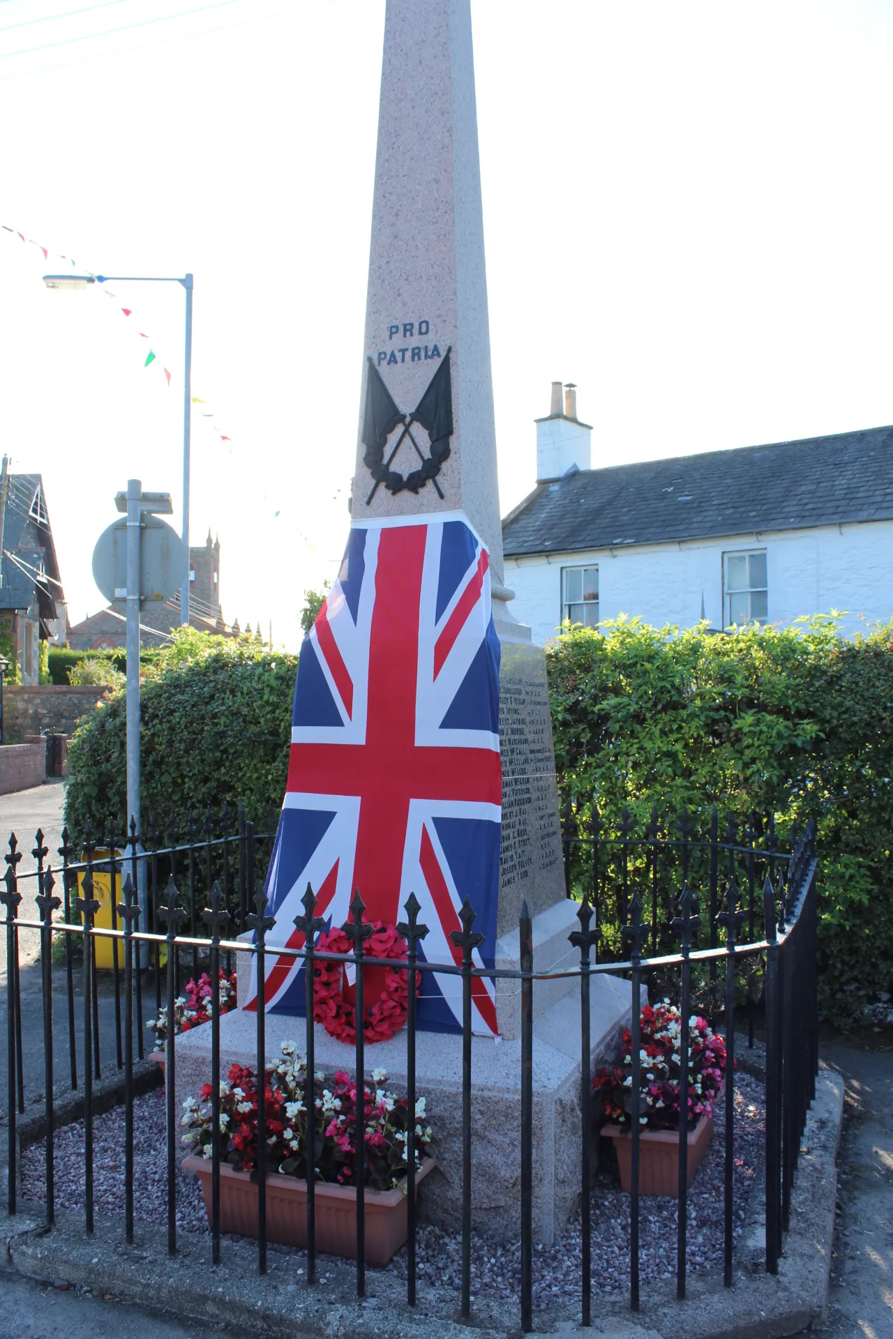 Photo showing: War Memorial, Dunscore