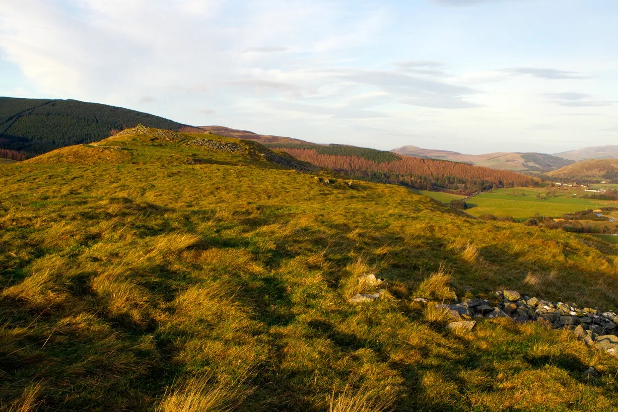 Photo showing: Macbeth's Castle Summit Cairn