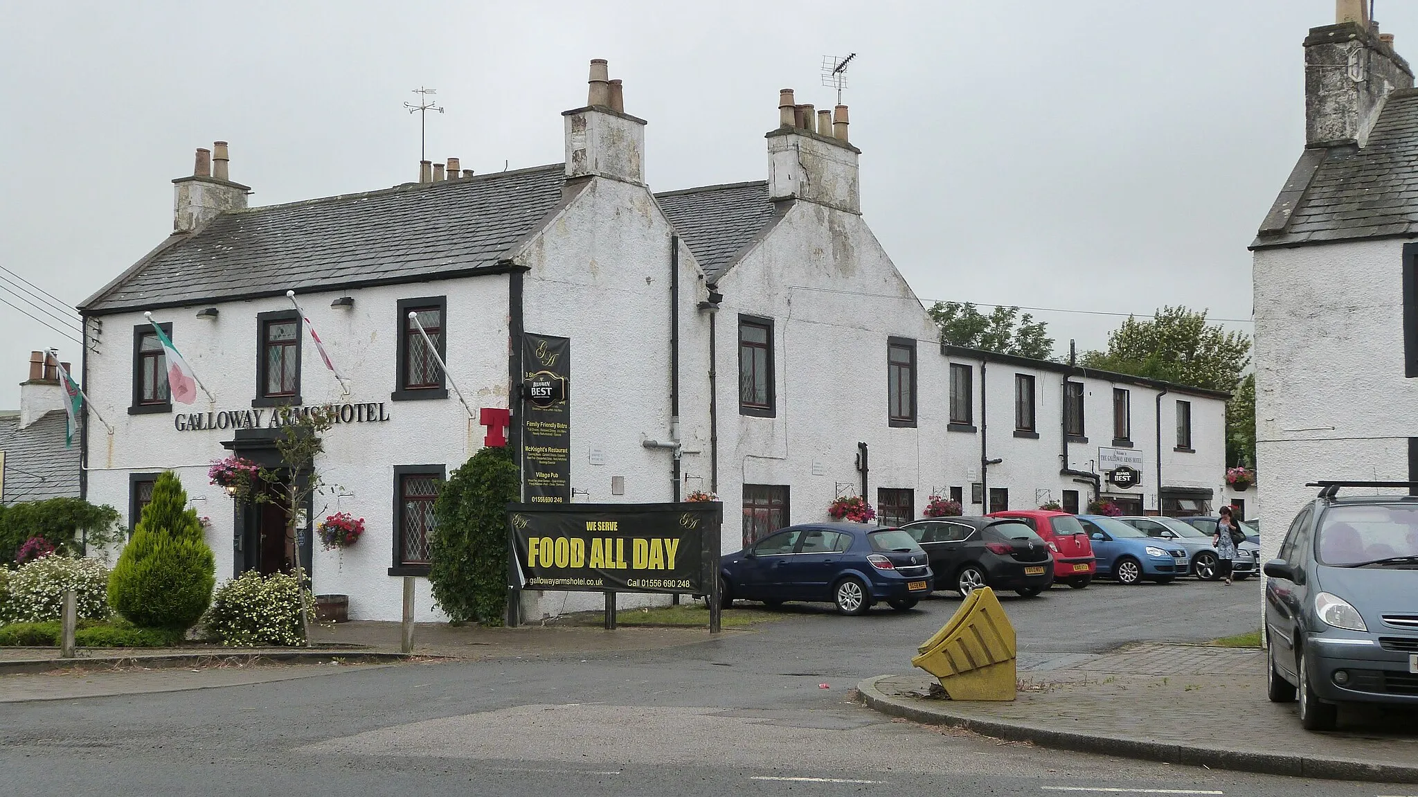 Photo showing: Galloway Arms Hotel