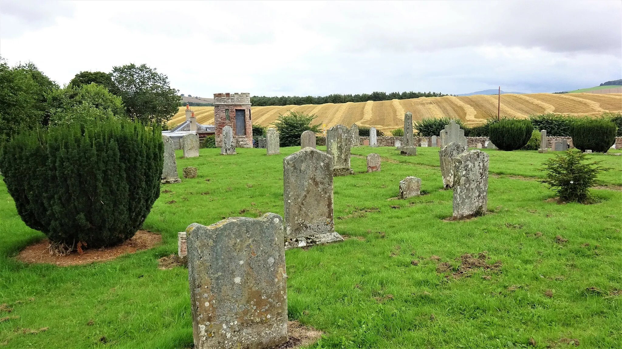 Photo showing: Eckford parish church gravestone memorials, Scottish Borders.