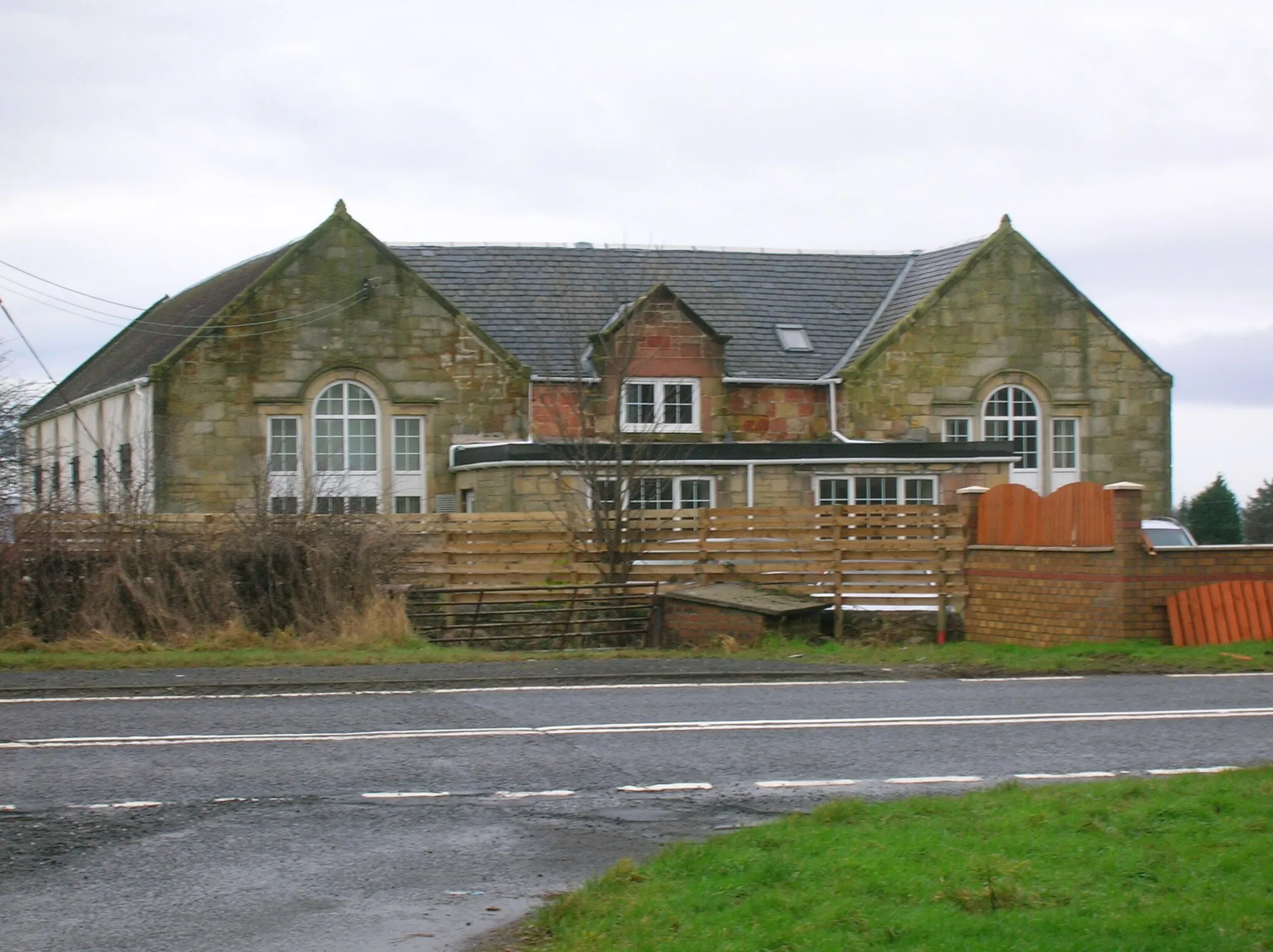Photo showing: Annick Primary school, Benslie, Ayrshire, Scotland.