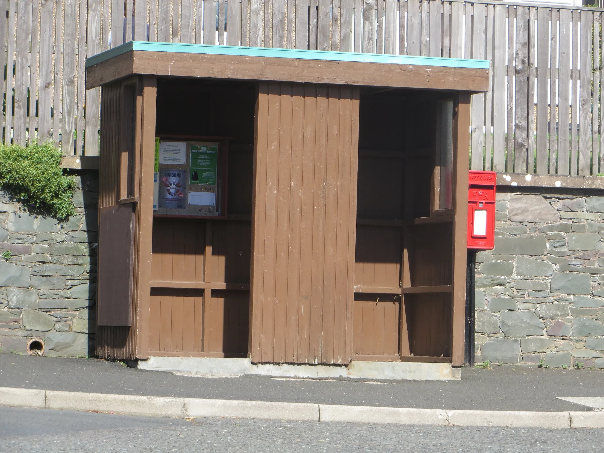 Photo showing: Bus shelter and post box, Hutton