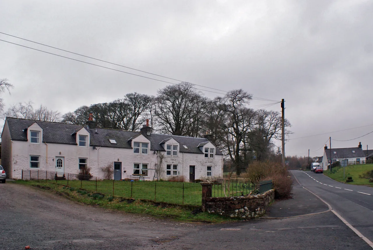 Photo showing: Cottages in Boreland