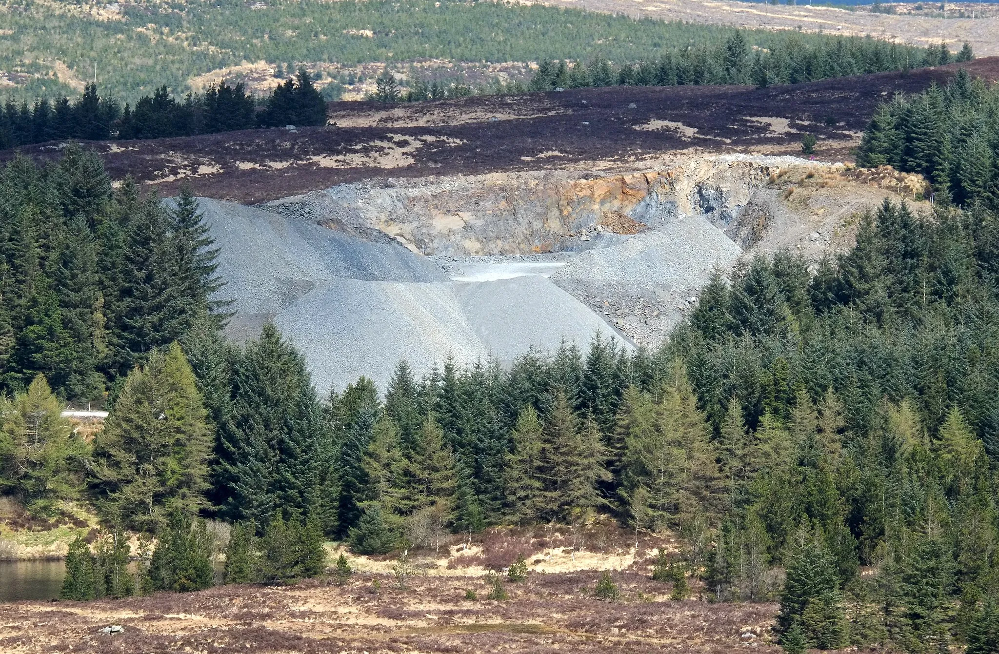 Photo showing: Large Quarry