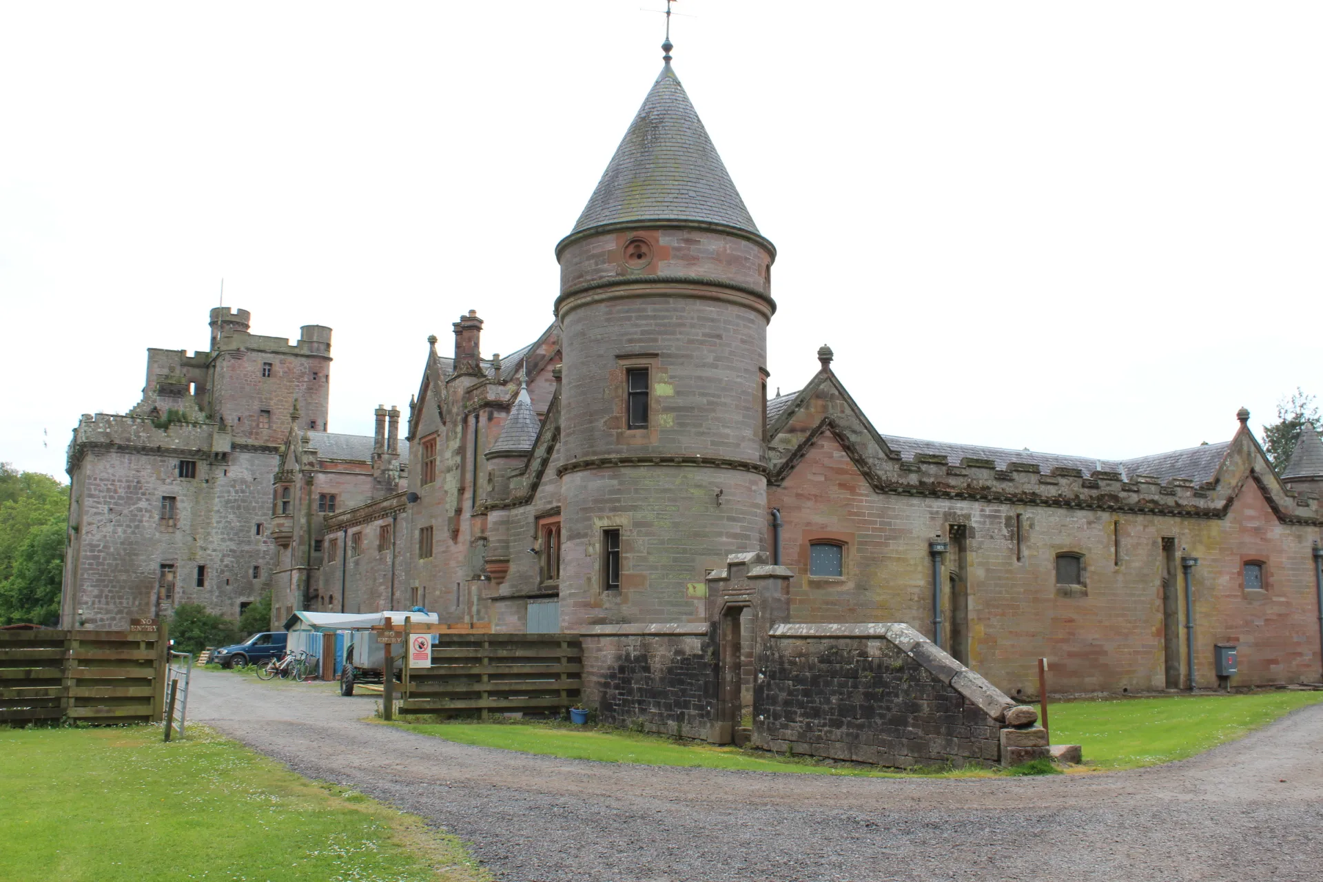 Photo showing: Hoddom Castle