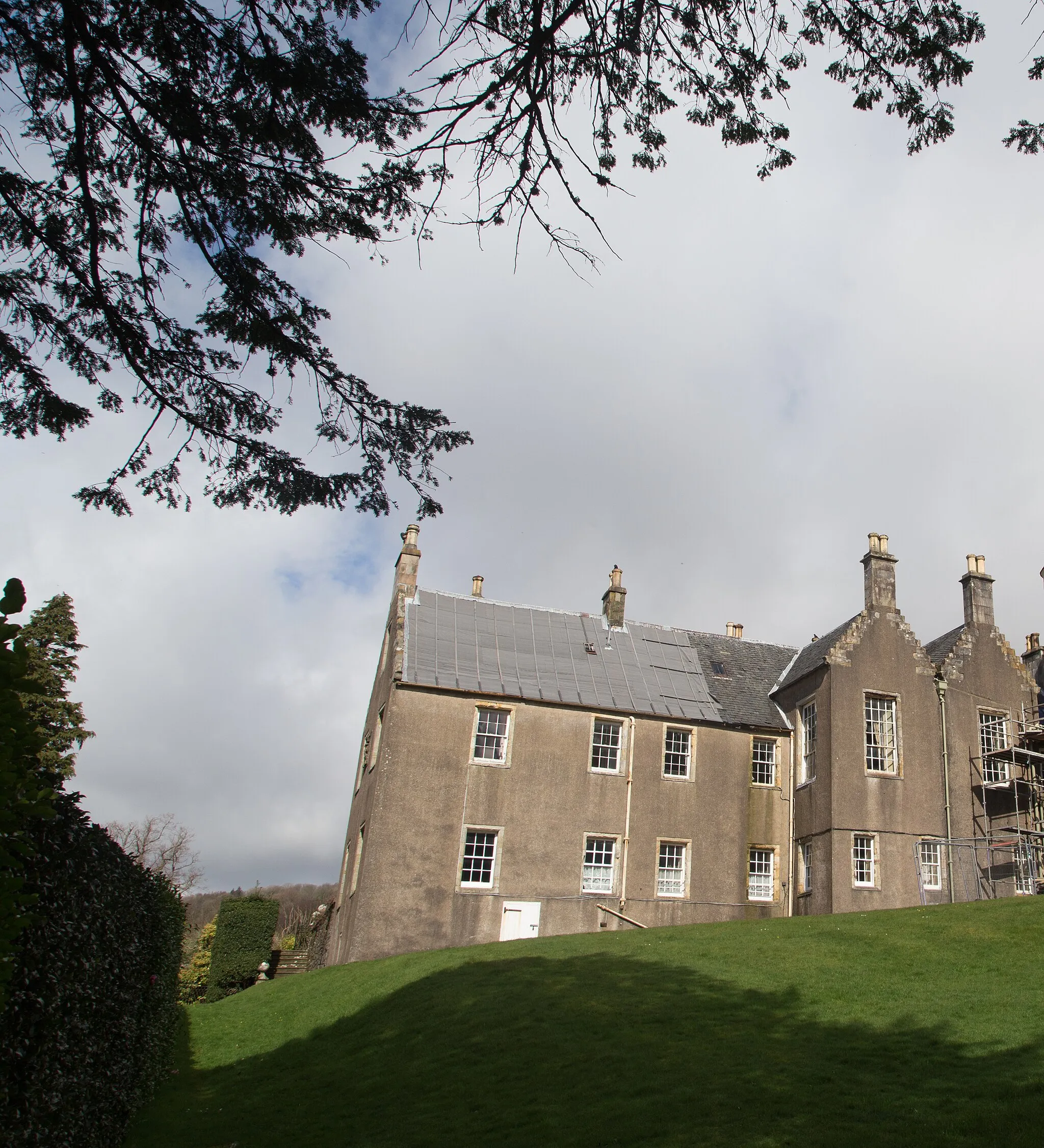 Photo showing: Kelburn Castle