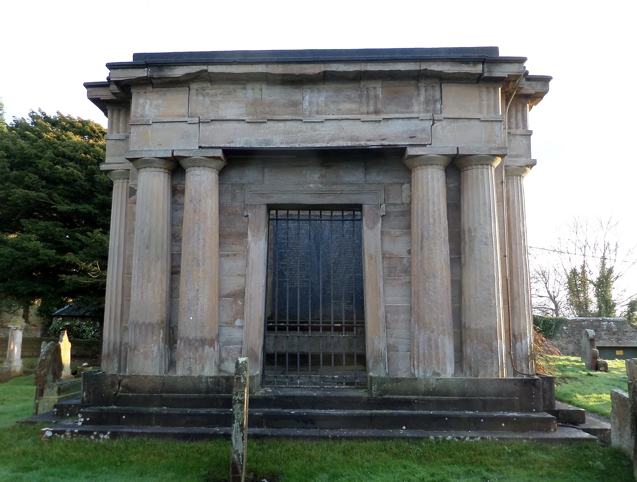 Photo showing: Campbell of Craigie Mausoleum, St Quivox, South Ayrshire, Scotland. Greek temple Doric style by William Henry Playfair.