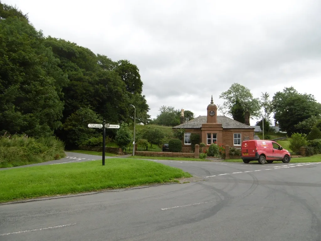 Photo showing: Crossroads, Millhousebridge