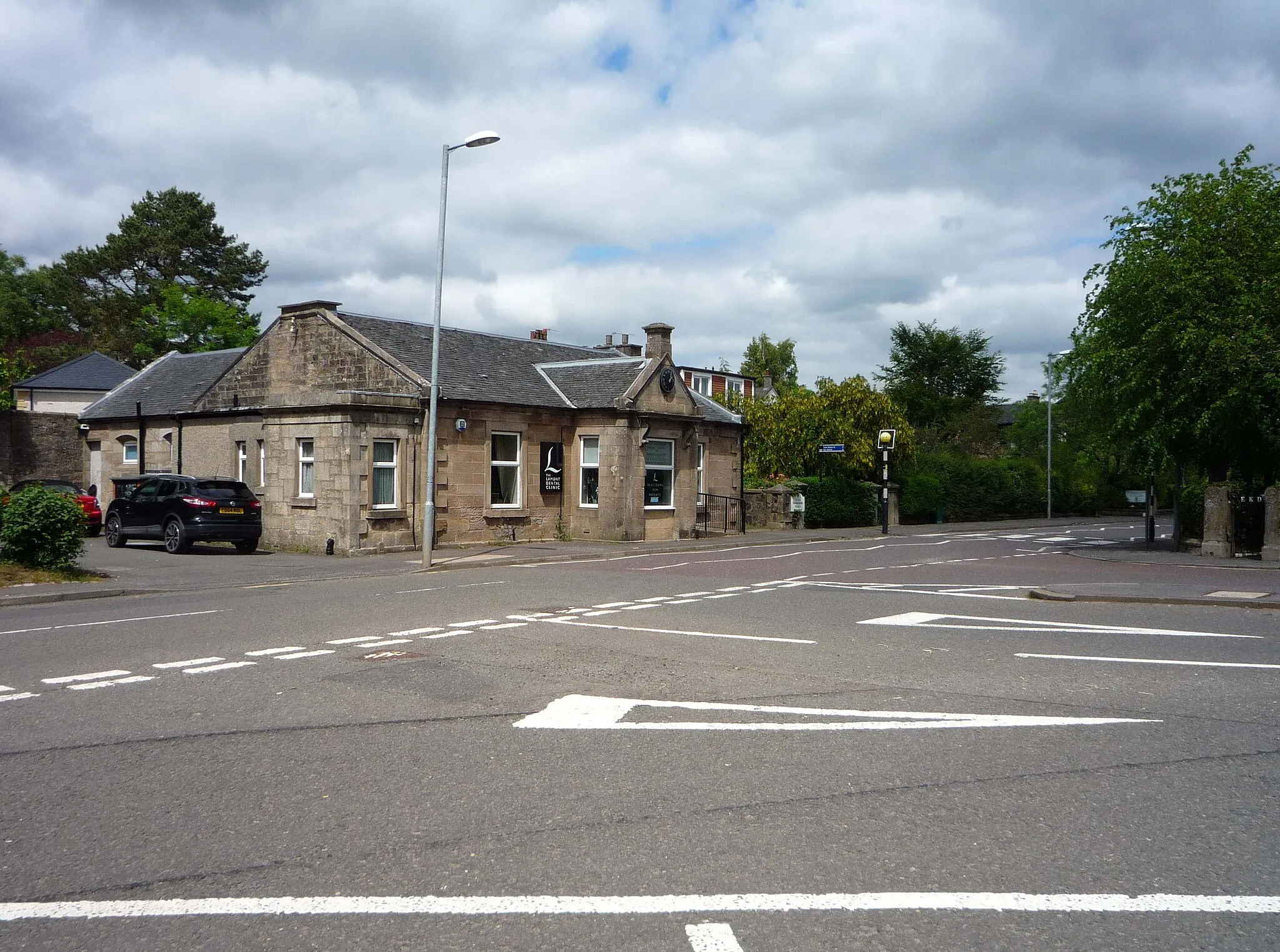 Photo showing: Former Police Station.