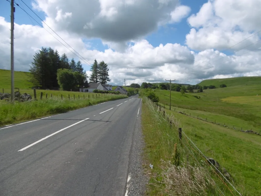 Photo showing: Dodside Road