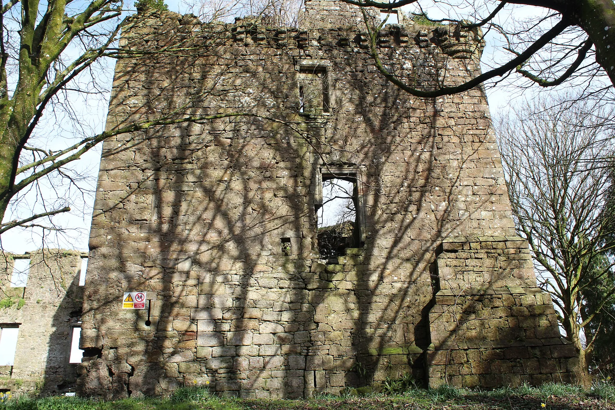 Photo showing: Old Dalquharran Castle