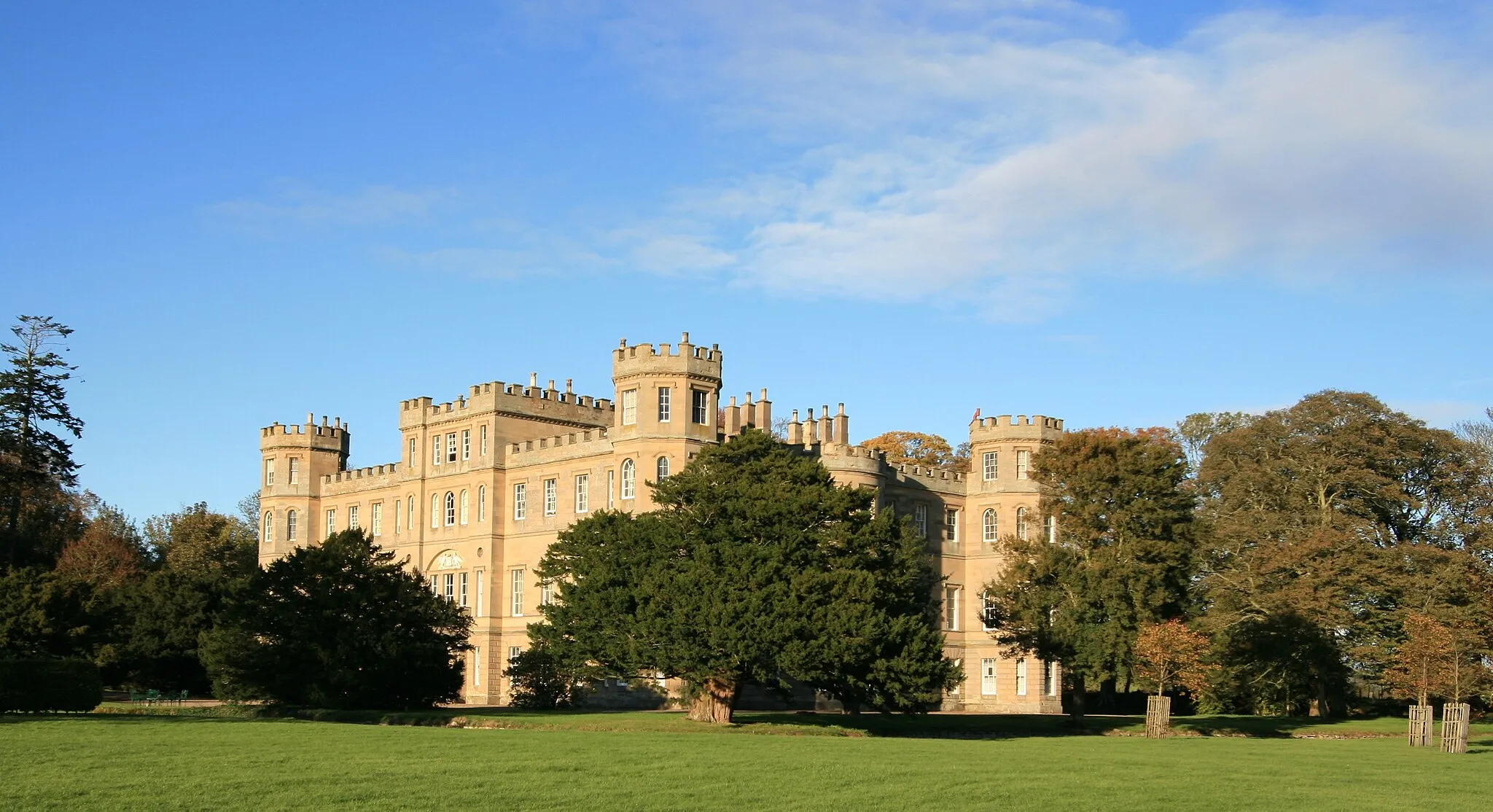 Photo showing: Wedderburn Castle from the South East