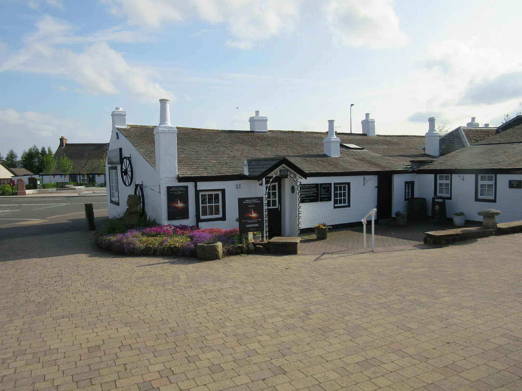 Photo showing: The Old Blacksmith's Shop, Gretna Green