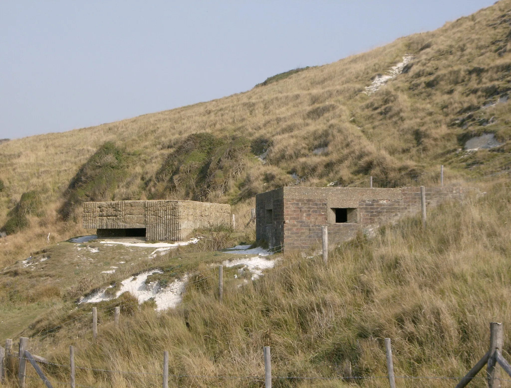 Photo showing: World War II anti-invasion defences at Cuckmere Haven, Sussex, England