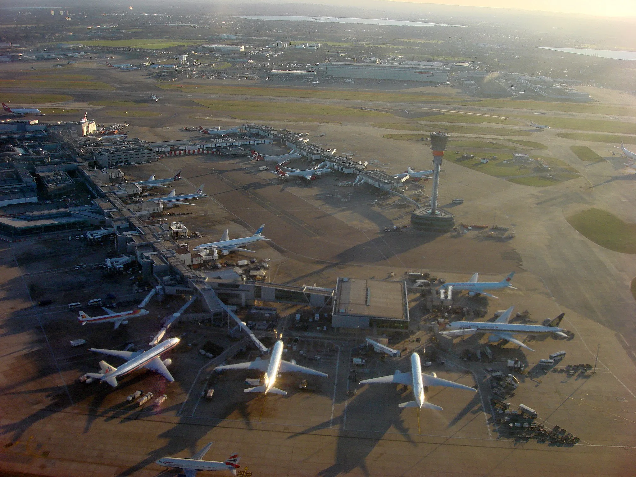 Photo showing: An aerial view of Terminal 3 at London Heathrow Airport.