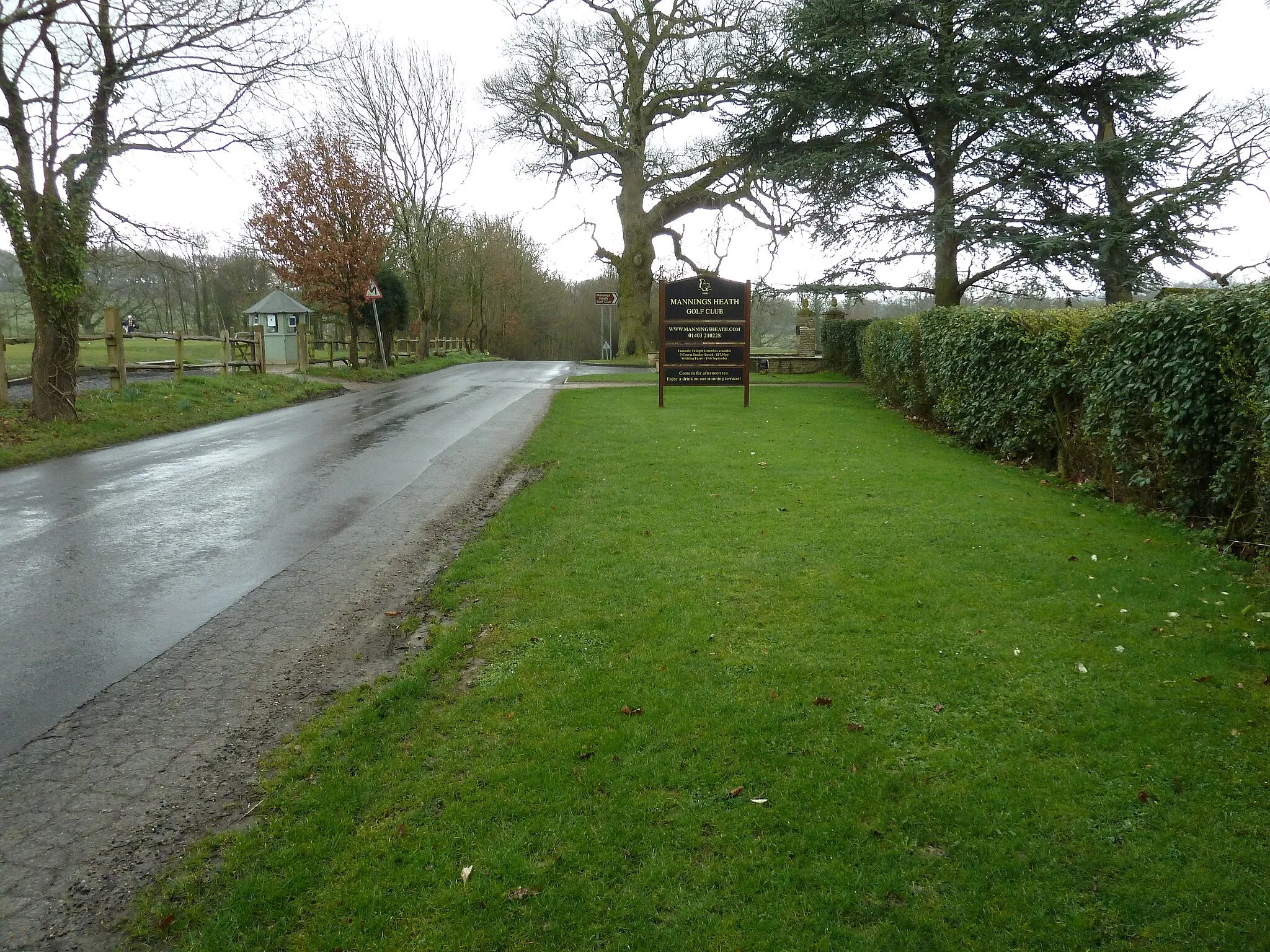 Photo showing: Entrance sign for Mannings Heath Golf Club