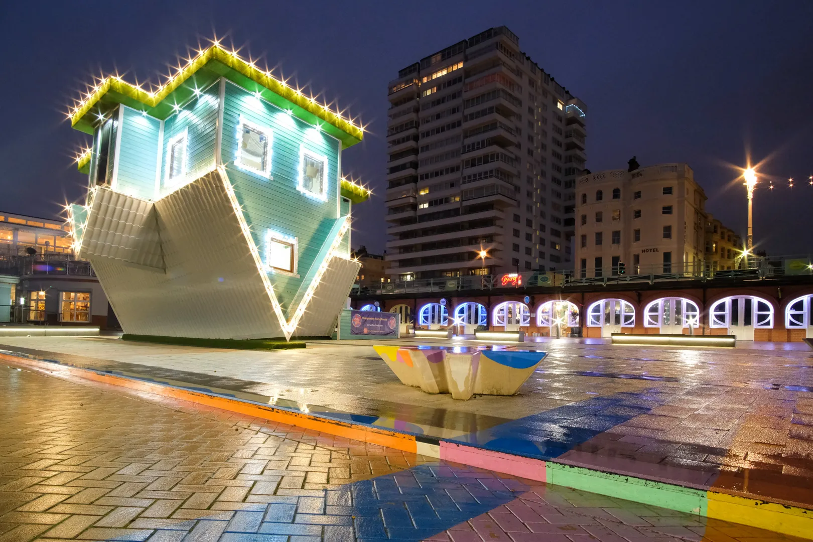 Photo showing: Upside down house brighton