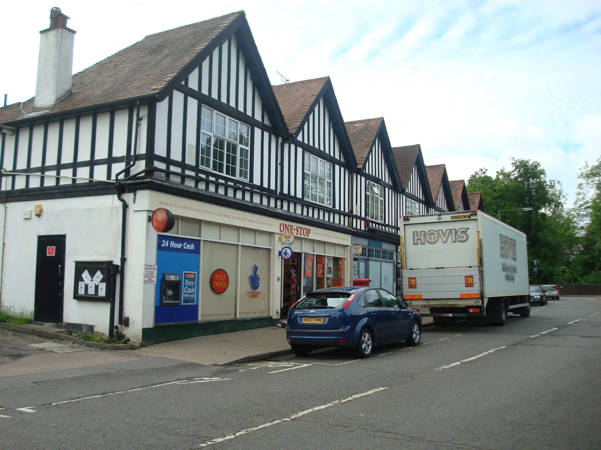 Photo showing: Tadworth Post Office