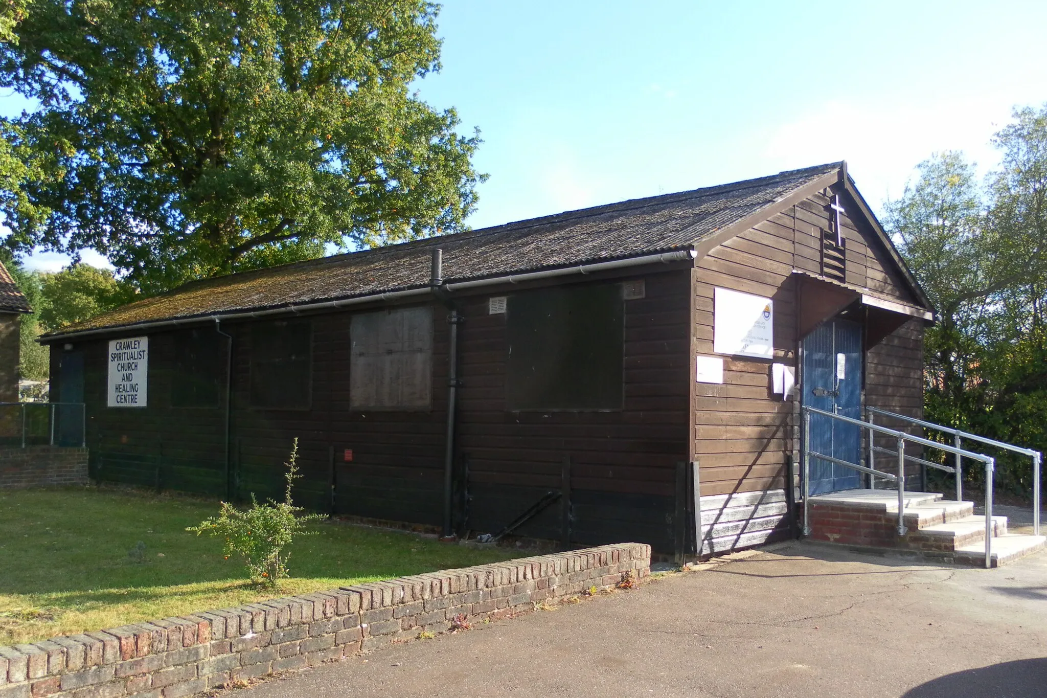 Photo showing: Crawley Spiritualist Church and Healing Centre, Capel Lane, Gossops Green, Crawley, West Sussex, England.