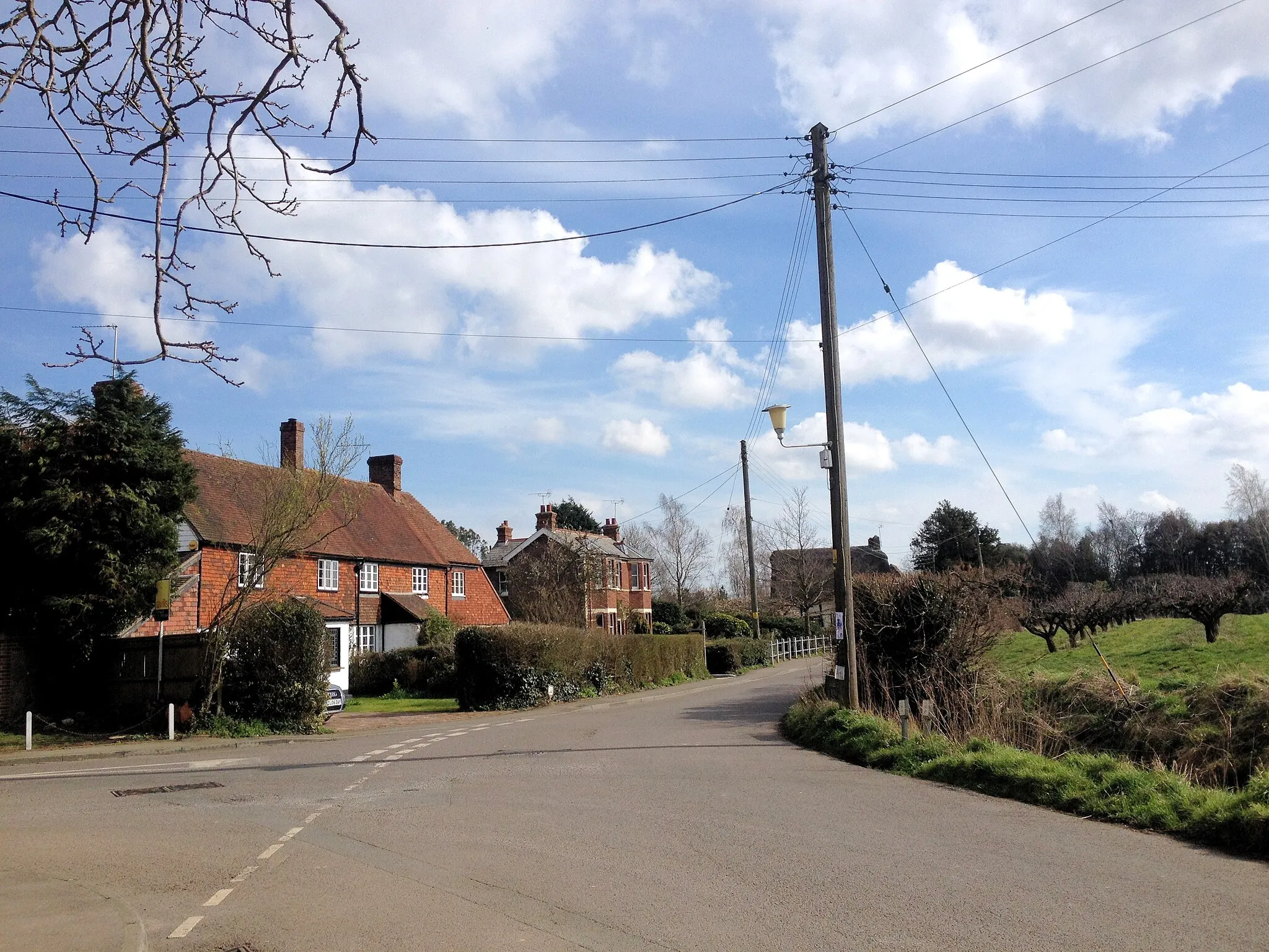 Photo showing: Addlestead Road, East Peckham