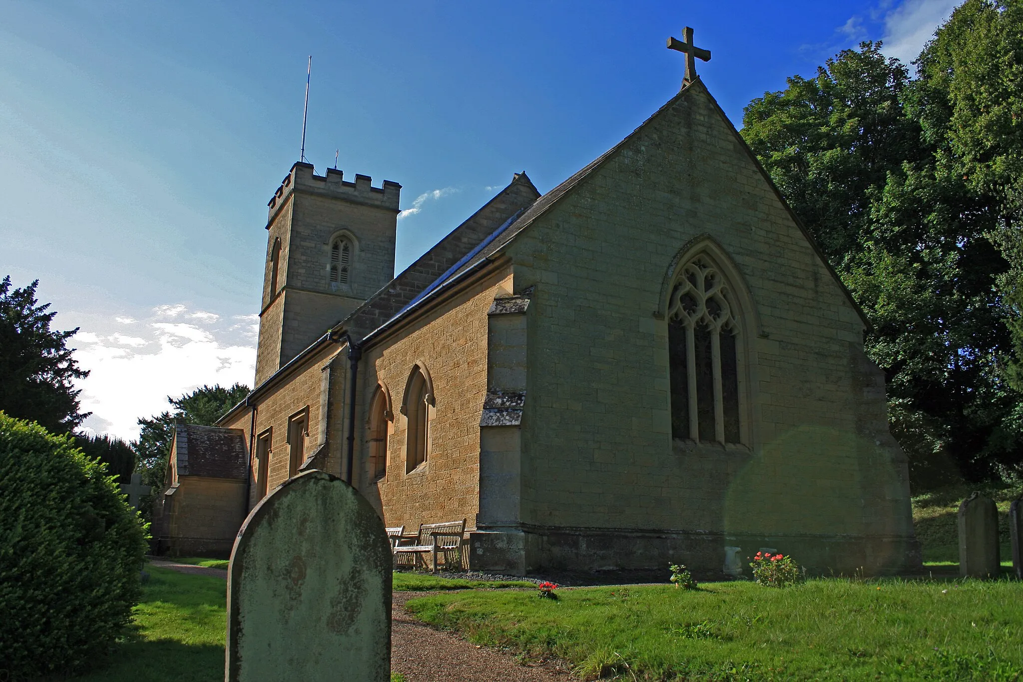 Photo showing: Holy Trinity parish church, Crockham Hill, Kent, England, seen from the southeast