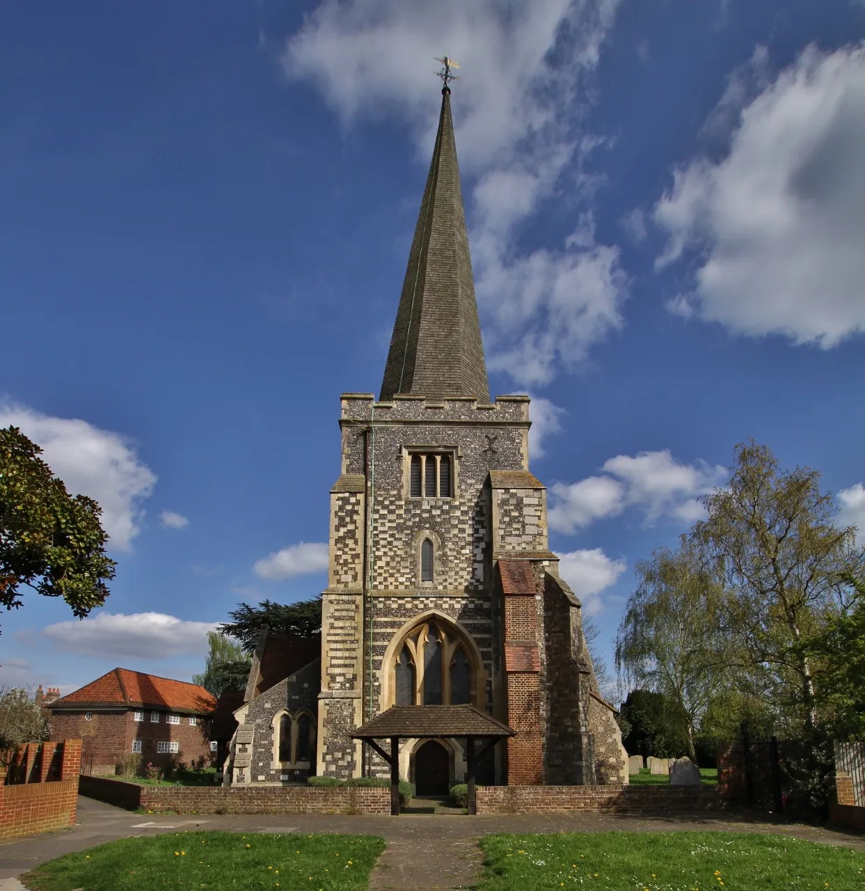 Photo showing: Parish church of St Mary the Virgin, Stanwell, Middlesex, seen from the west