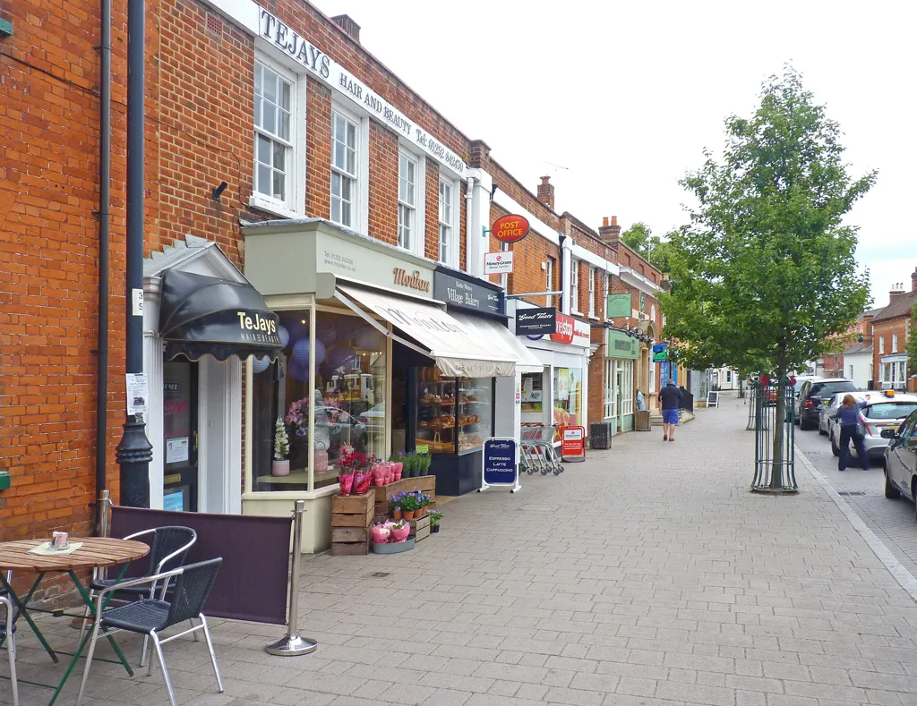 Photo showing: High Street at Hartley Wintney