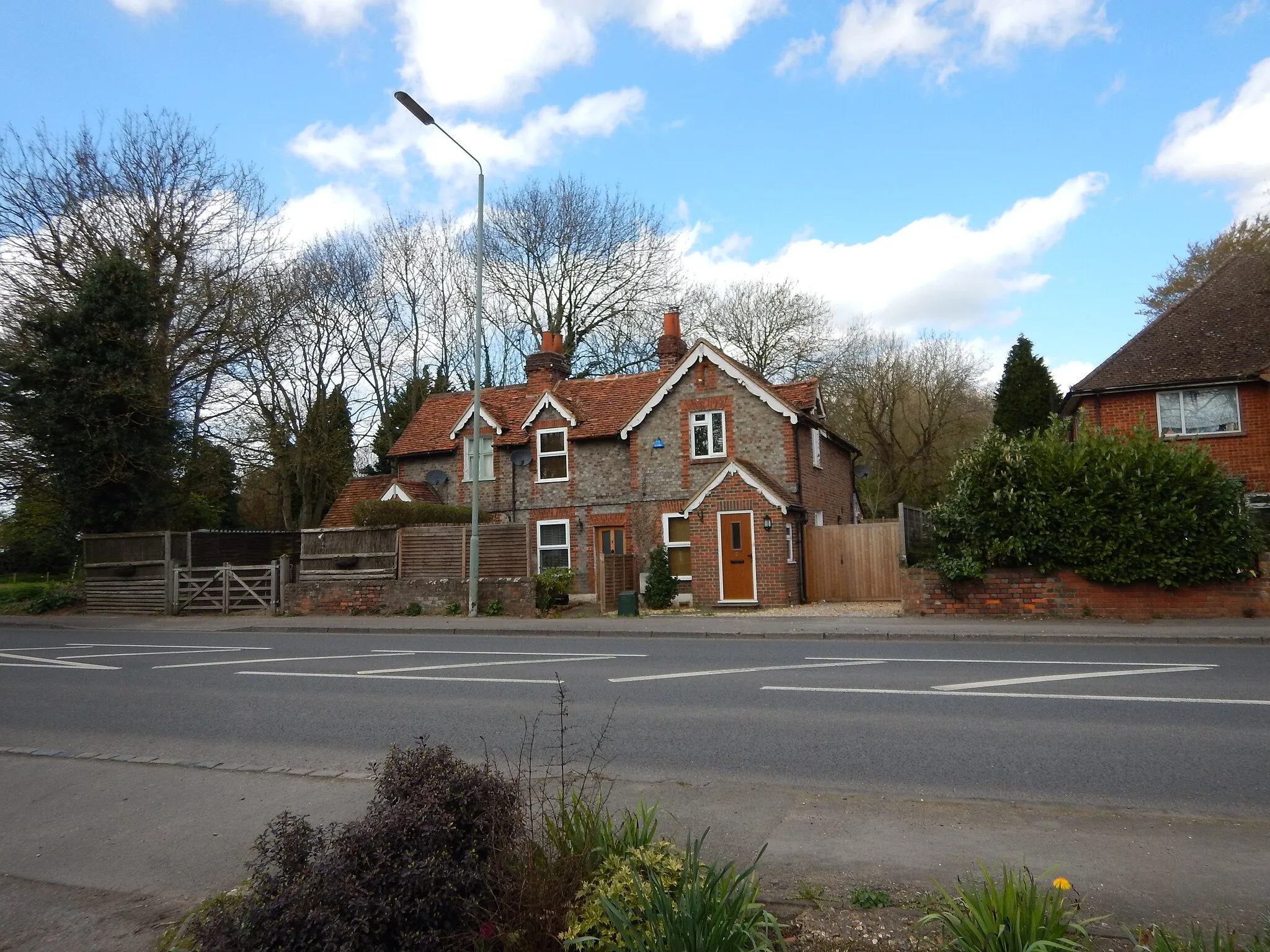 Photo showing: Hare Hatch - House on Main Road