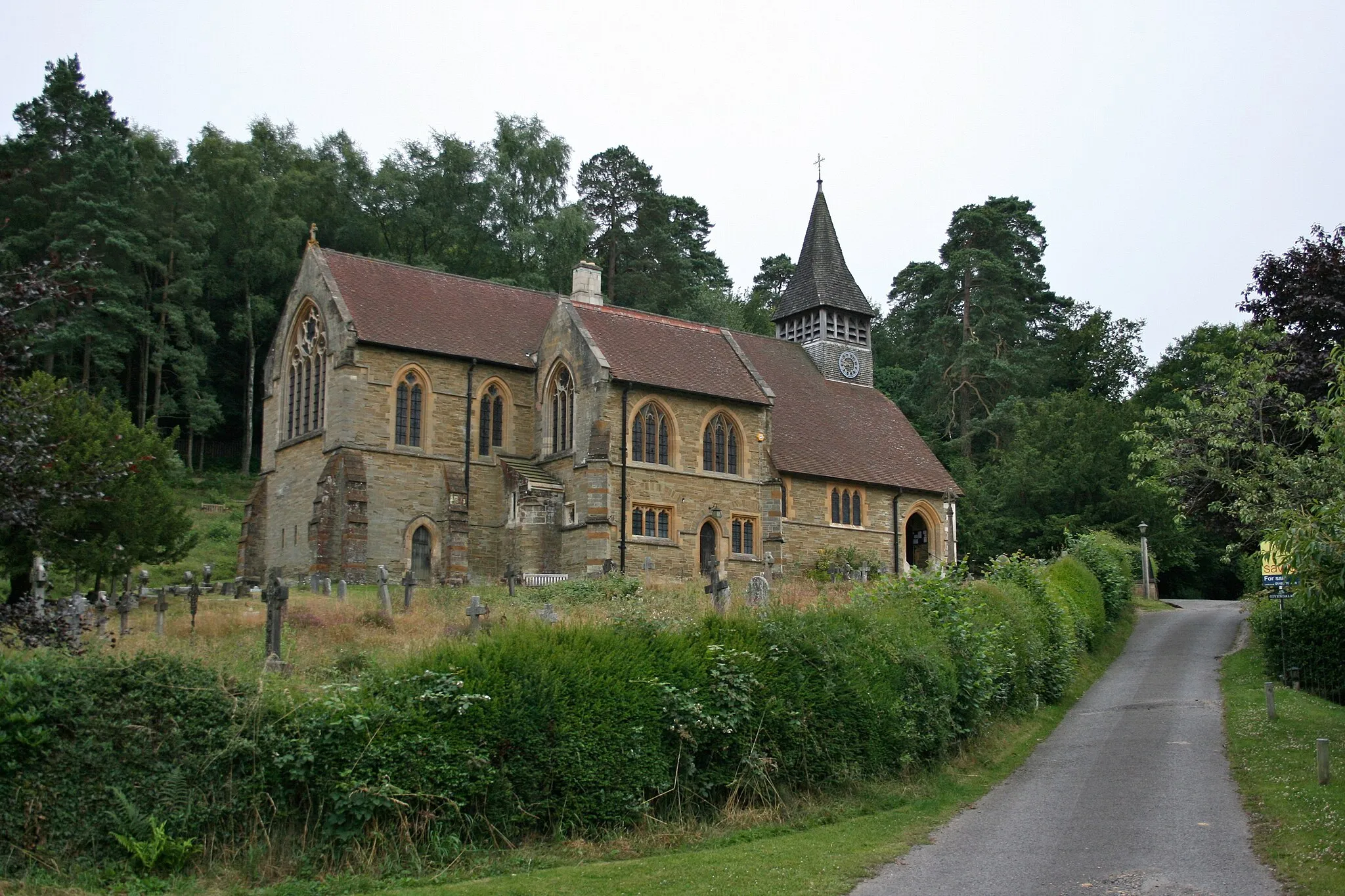 Photo showing: St Mary the Virgin, Holmbury St Mary, Surrey.