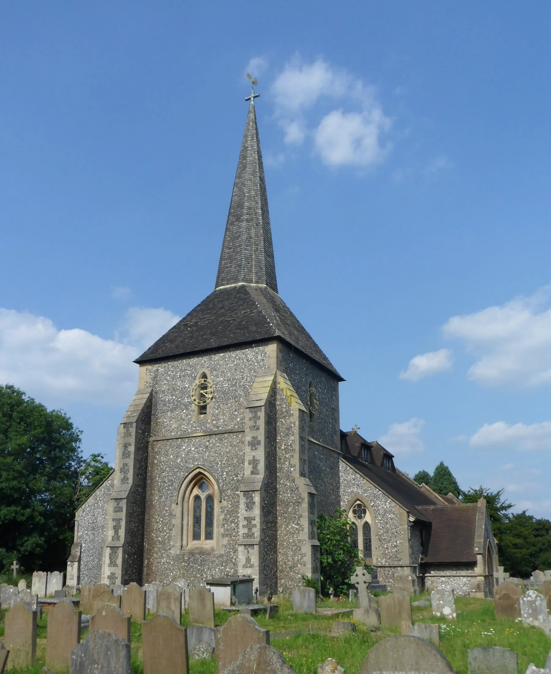 Photo showing: All Saints Church, High Street, Banstead, Reigate and Banstead District, Surrey, England.  The Anglican parish church of Banstead. Listed at Grade II* by English Heritage (NHLE Code 1029028)