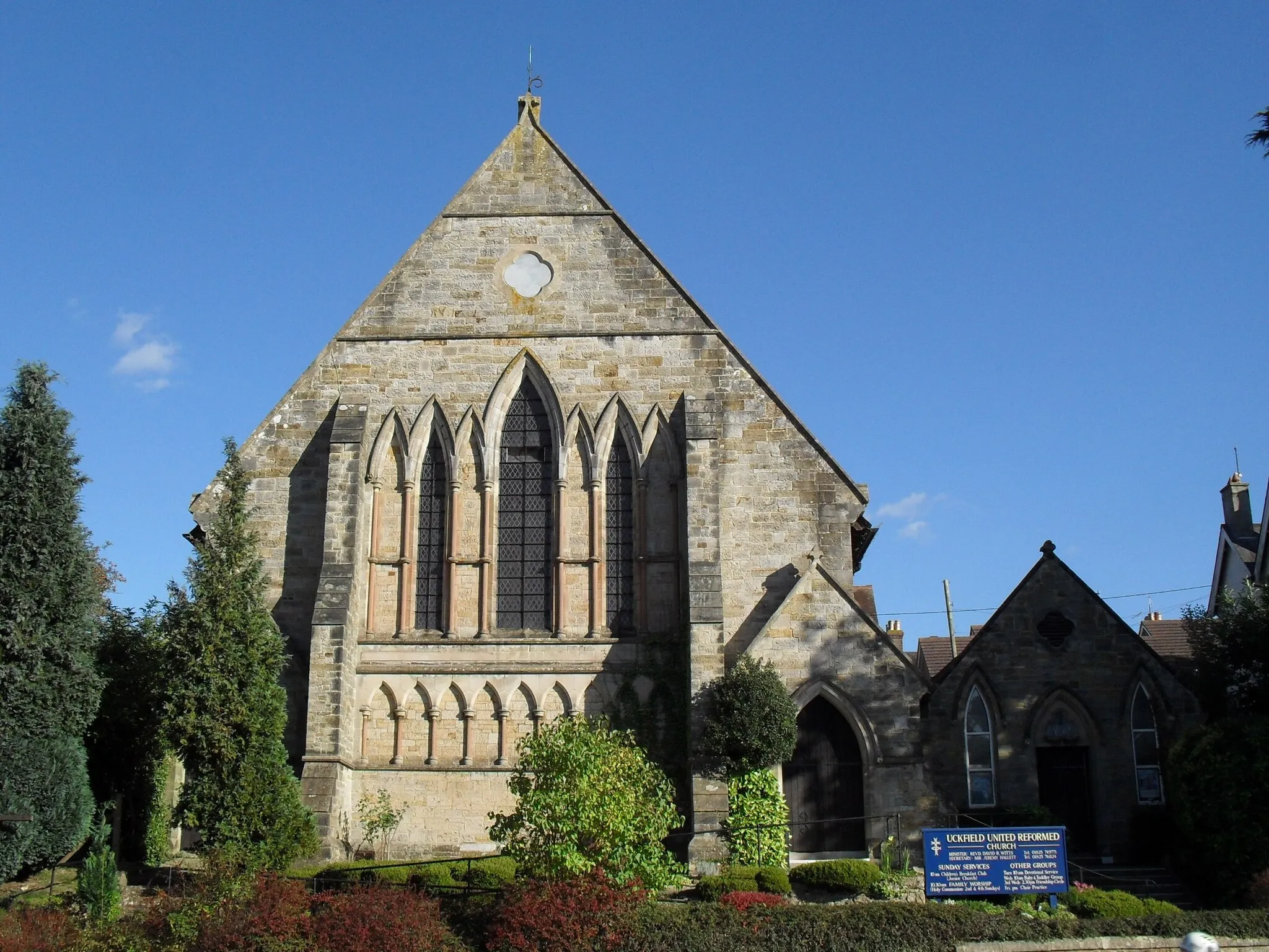 Photo showing: Uckfield United Reformed Church, High Street, Uckfield, Wealden, East Sussex, England.