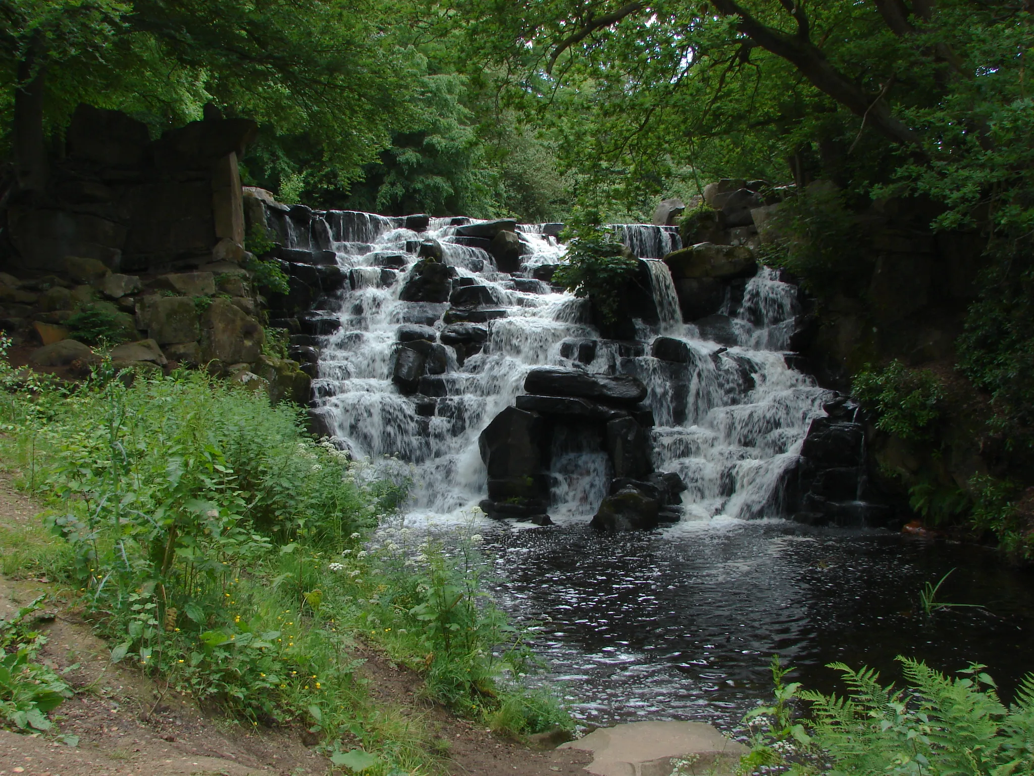 Photo showing: Virginia Water Cascade