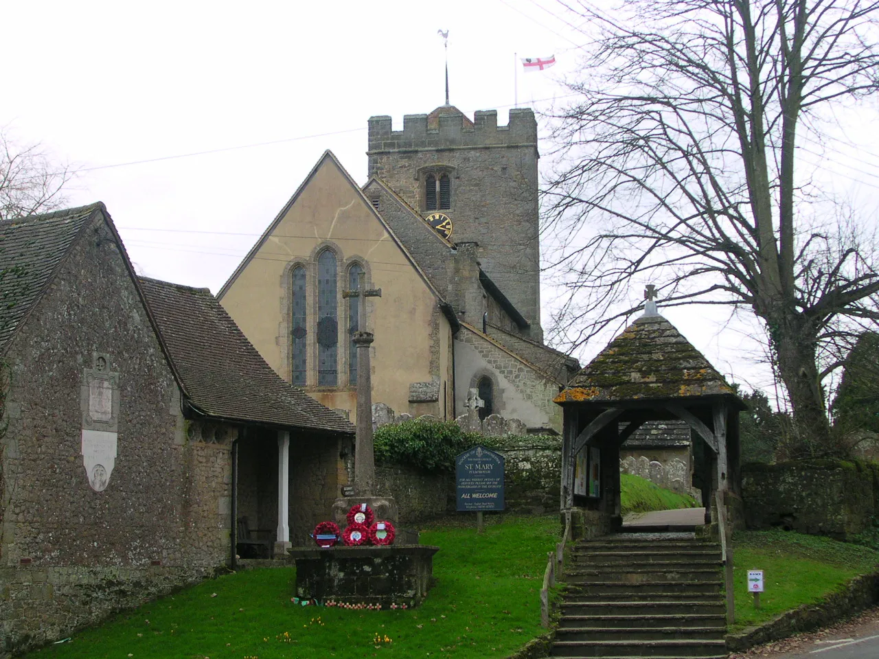 Photo showing: Pulborough Church, West Sussex, England