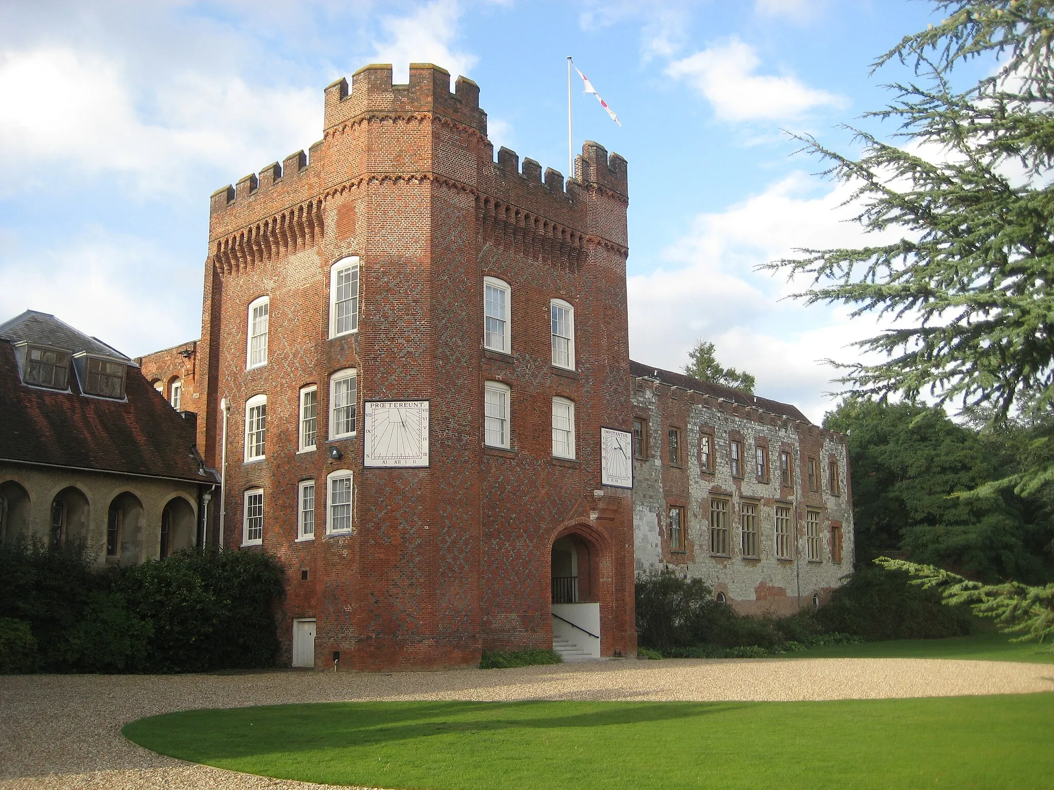 Photo showing: This is a photo of listed building number 1044677.