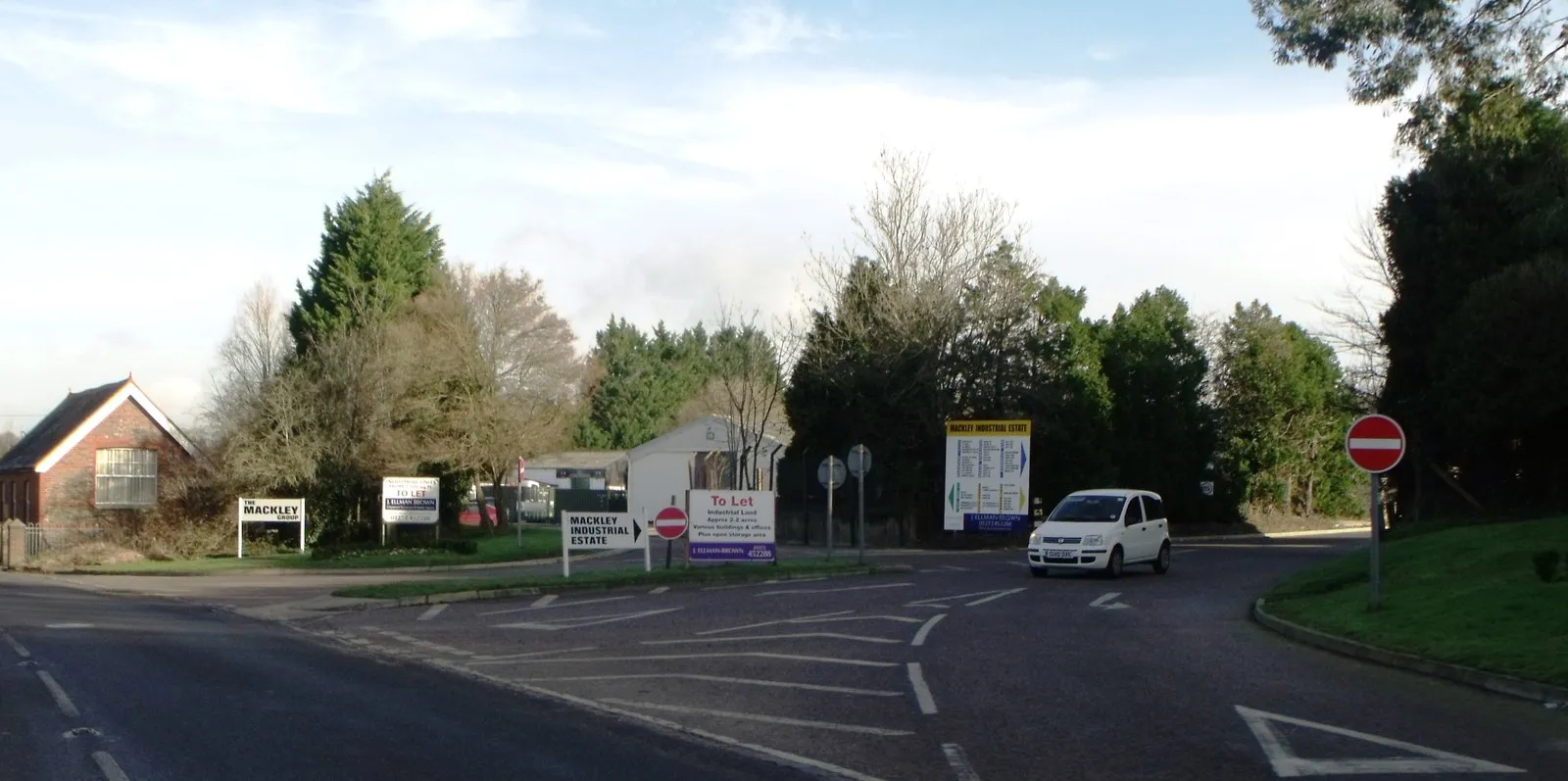 Photo showing: Access road to Mackley Industrial estate, Small Dole