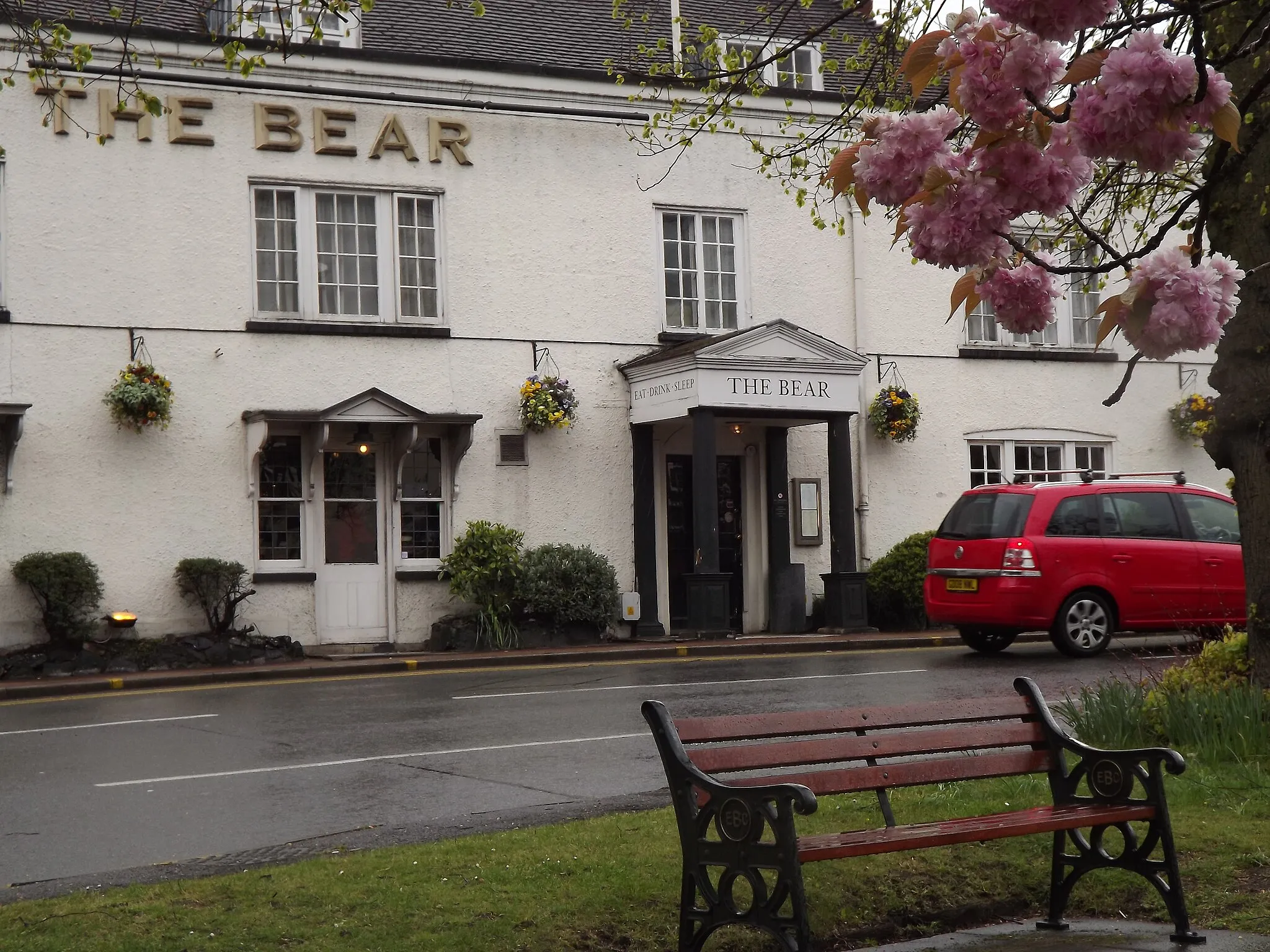 Photo showing: The Bear, Esher