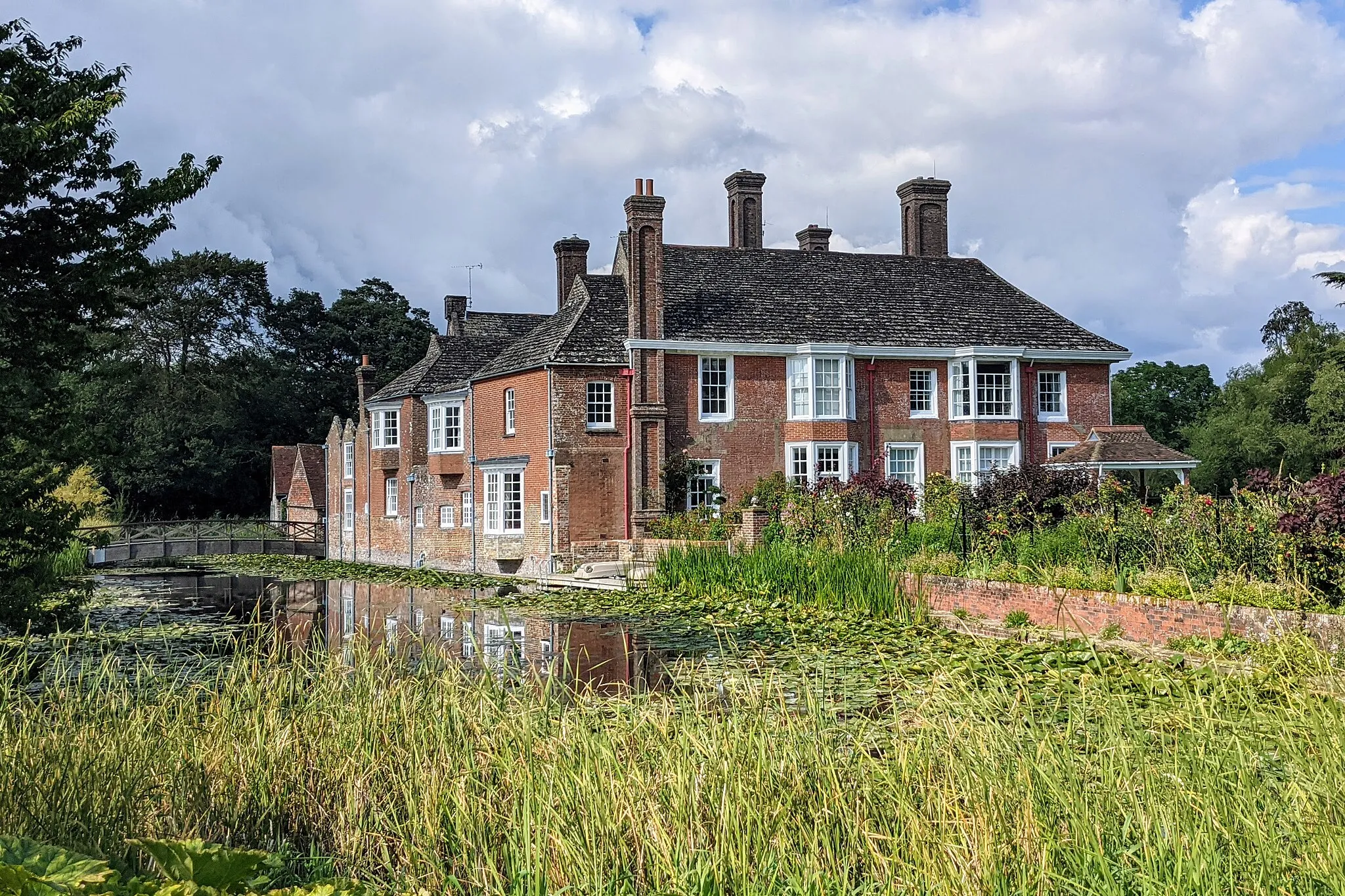 Photo showing: Newtimber Place is a manor house in the parish of Newtimber