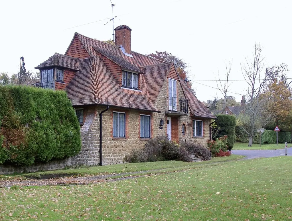 Photo showing: A Lutyens cottage: Little Leat