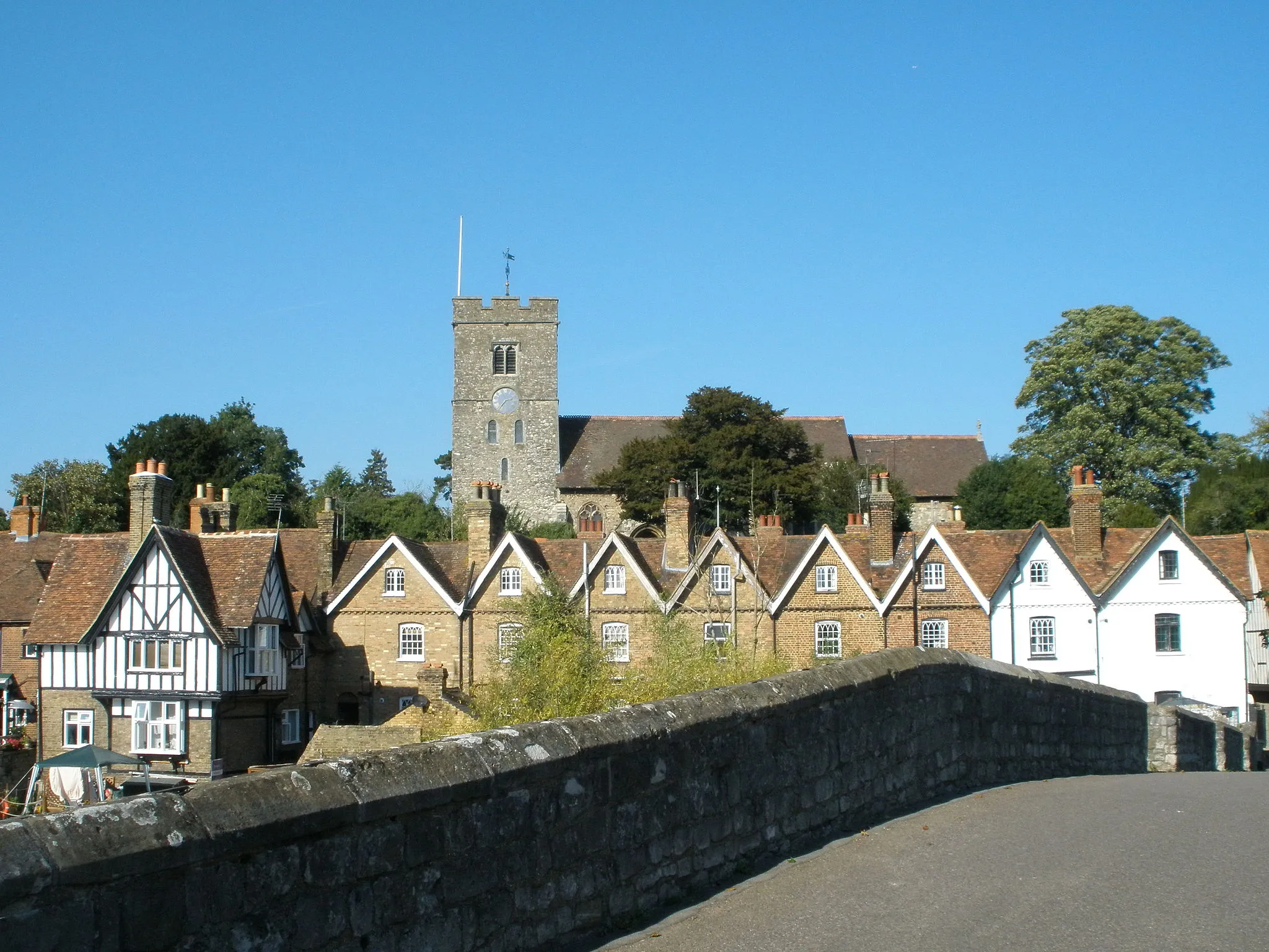 Photo showing: Old Aylesford village with the church of St Peter and St Paul in the background