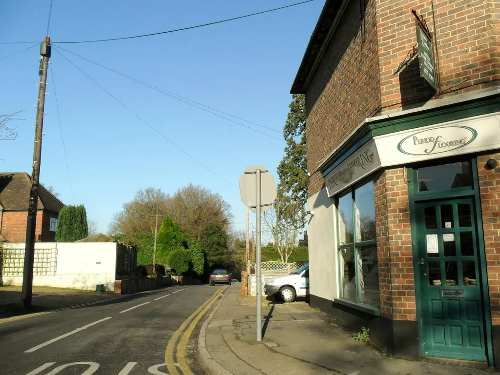 Photo showing: Church Hill, Nutfield, Surrey