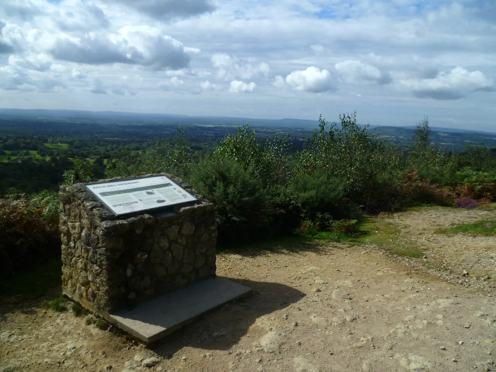 Photo showing: Pitch Hill Viewpoint