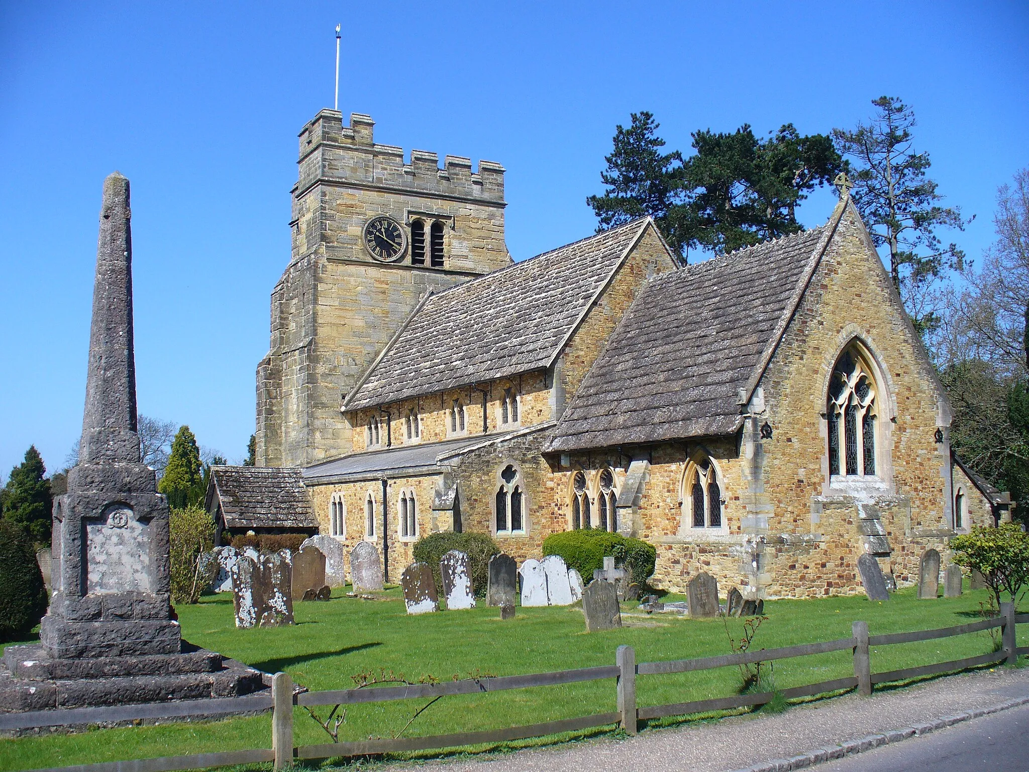 Photo showing: St Mary Magdalene parish church, Rusper, West Sussex, seen from the southeast