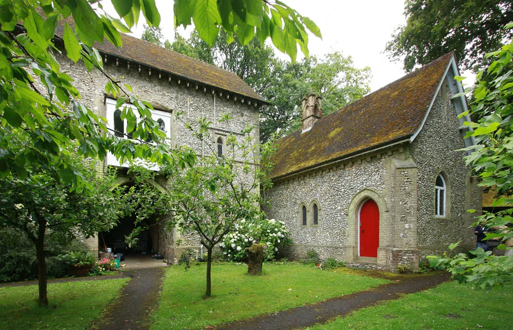 Photo showing: Alton Abbey, Medstead - Abbots house & Chapel