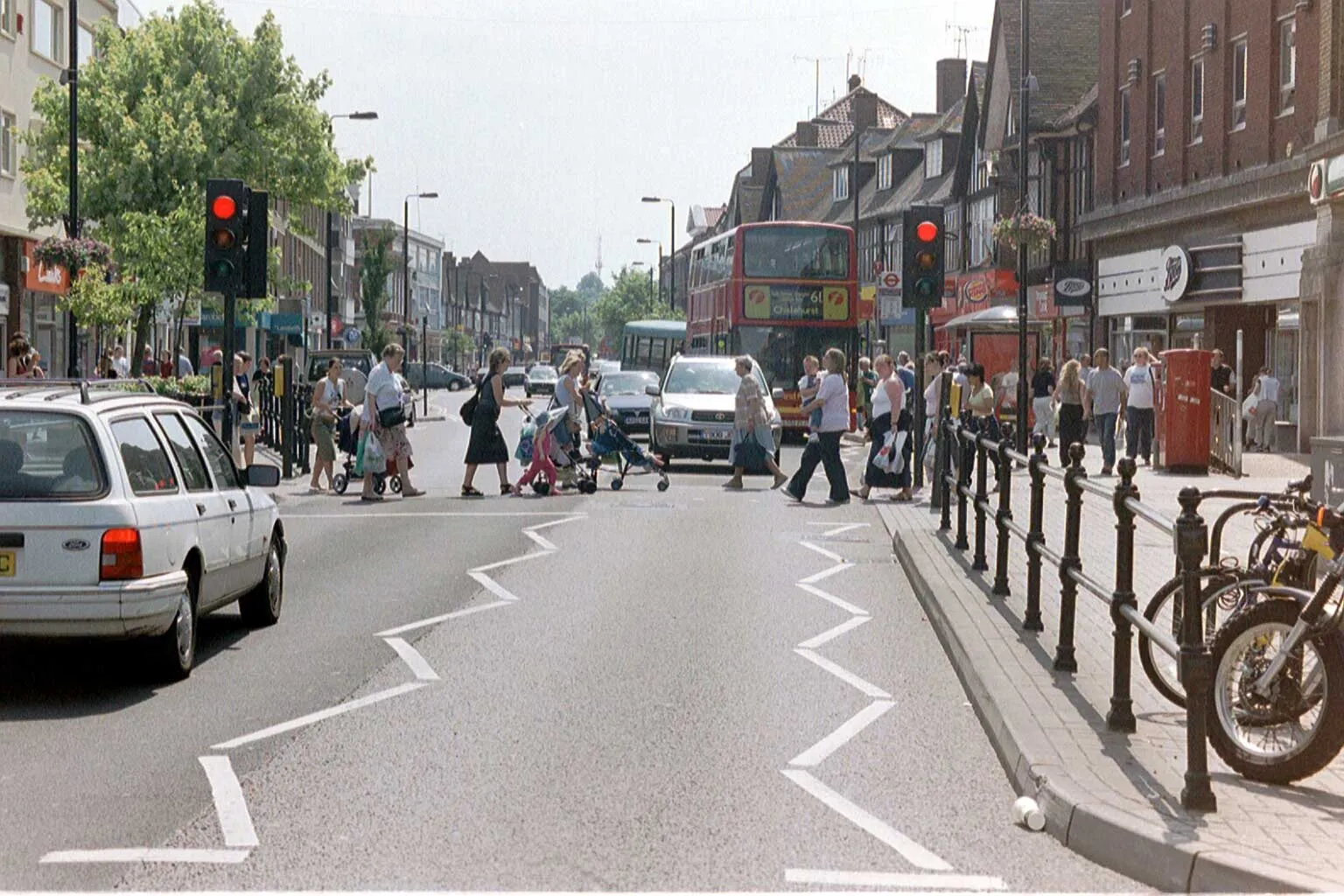 Photo showing: Orpington High Street, 14 June 2003, looking south (Photo: Patrick Neylan)