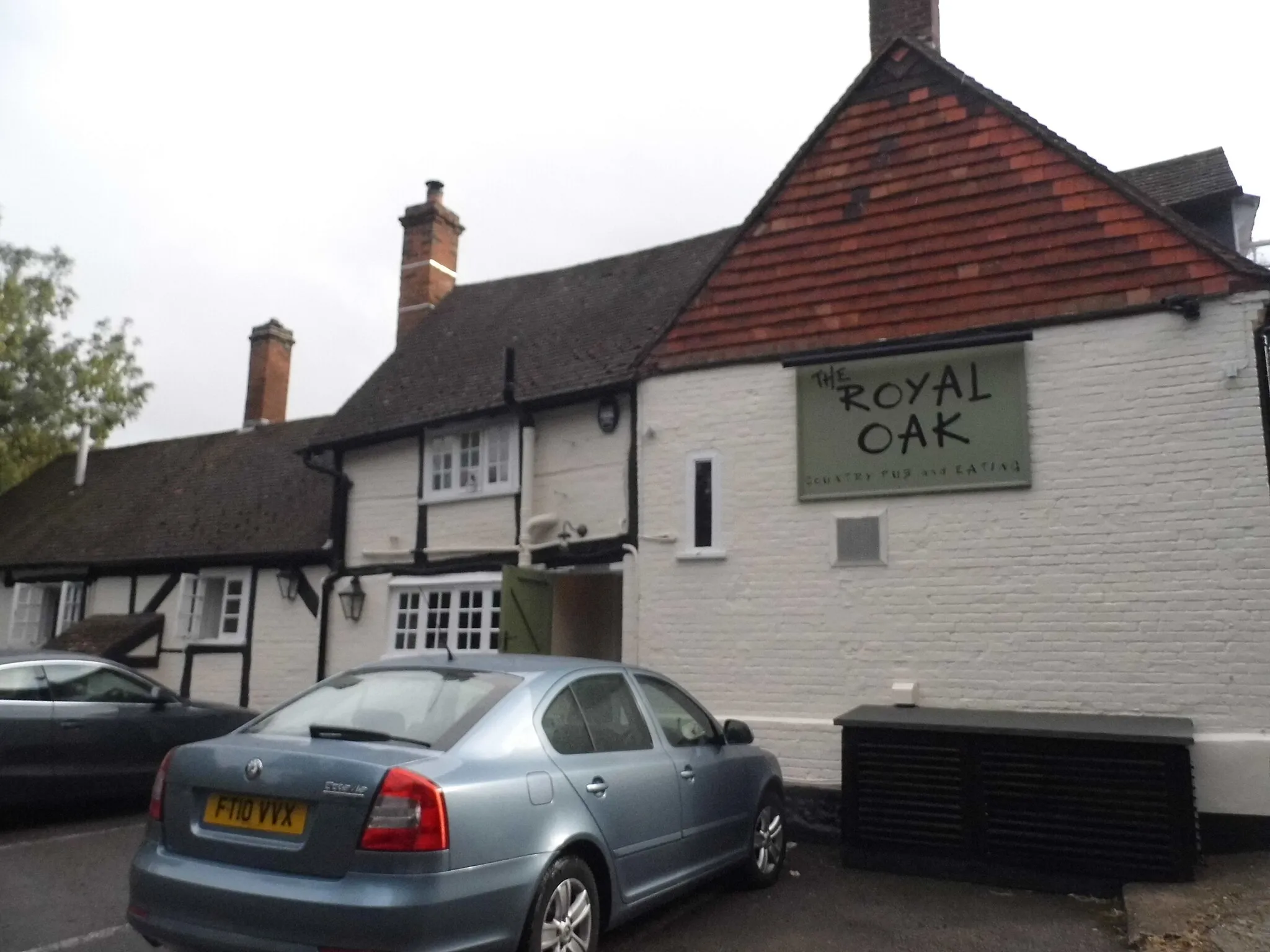 Photo showing: The Royal Oak, Bovingdon Green