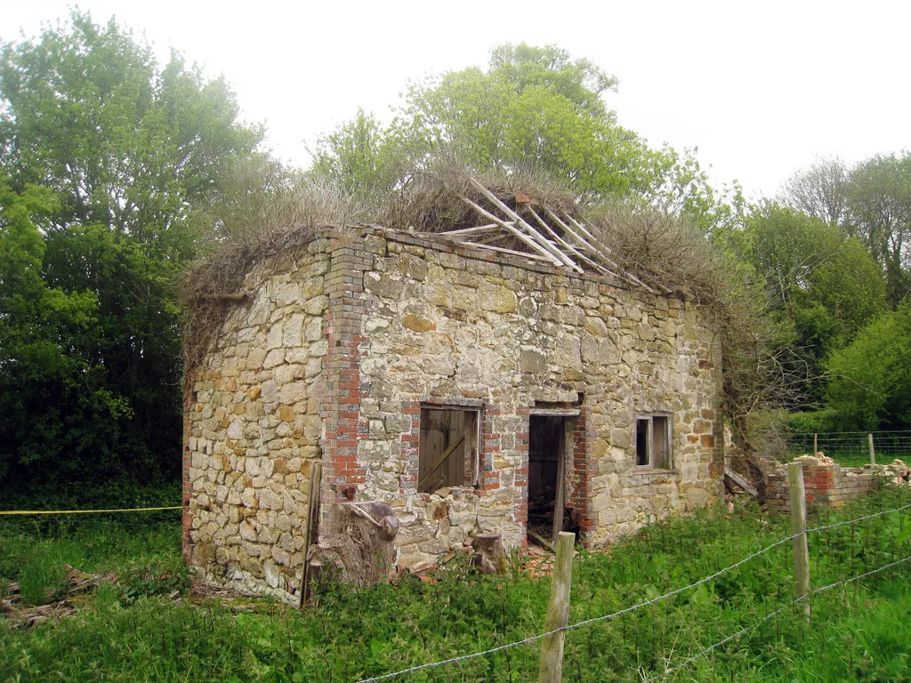 Photo showing: Abandoned House