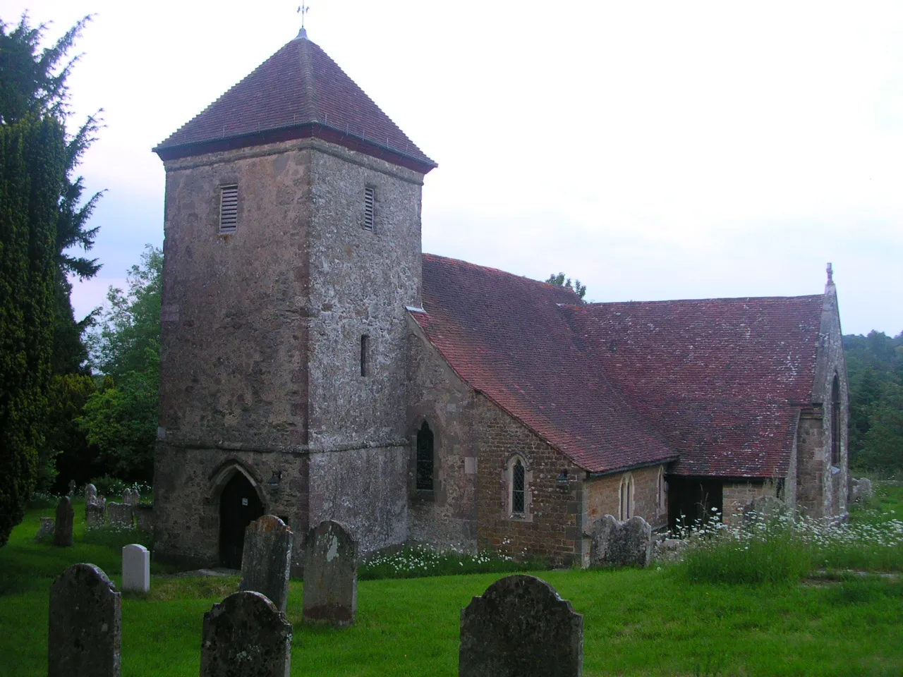 Photo showing: Saint Peter's Church, Lodsworth, West Sussex, England.