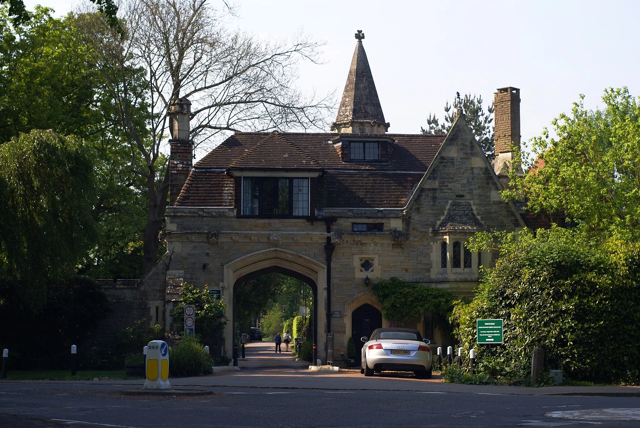 Photo showing: Entrance to Maresfield Park, Sussex