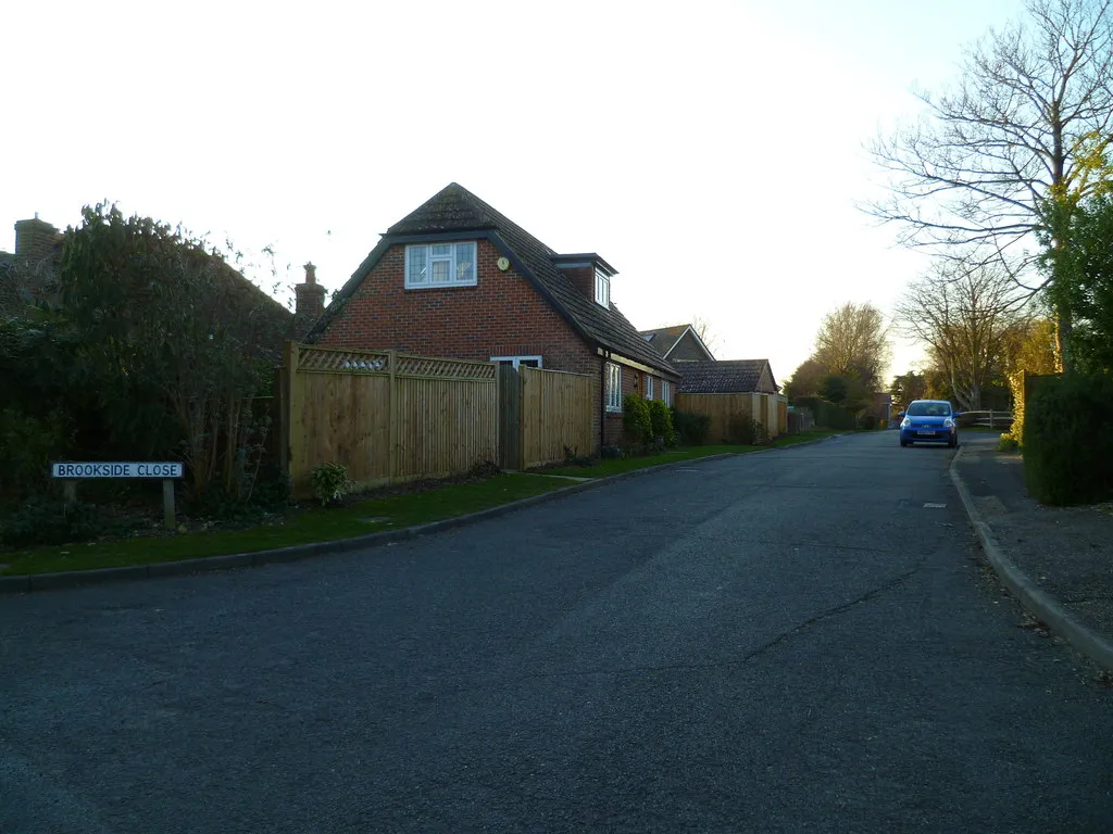 Photo showing: Brookside Close in Runcton seen from Brookside
